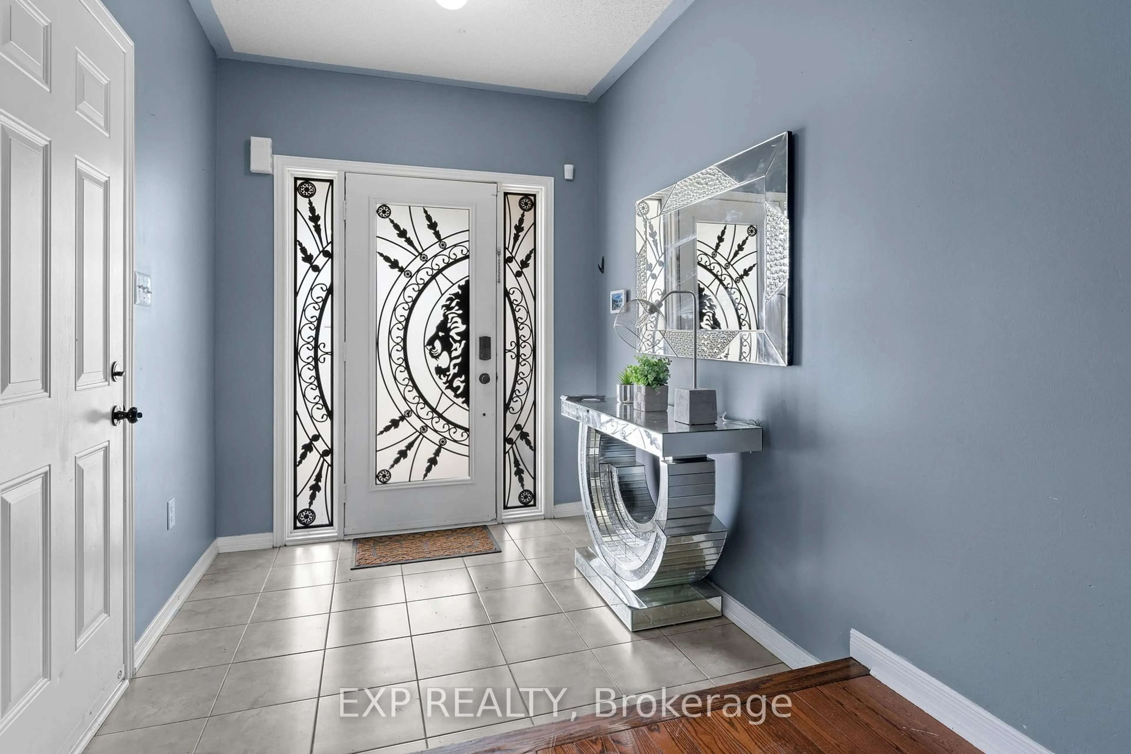 Indoor entryway for 13 Burnstown Circ, Brampton Ontario L6P 3M1