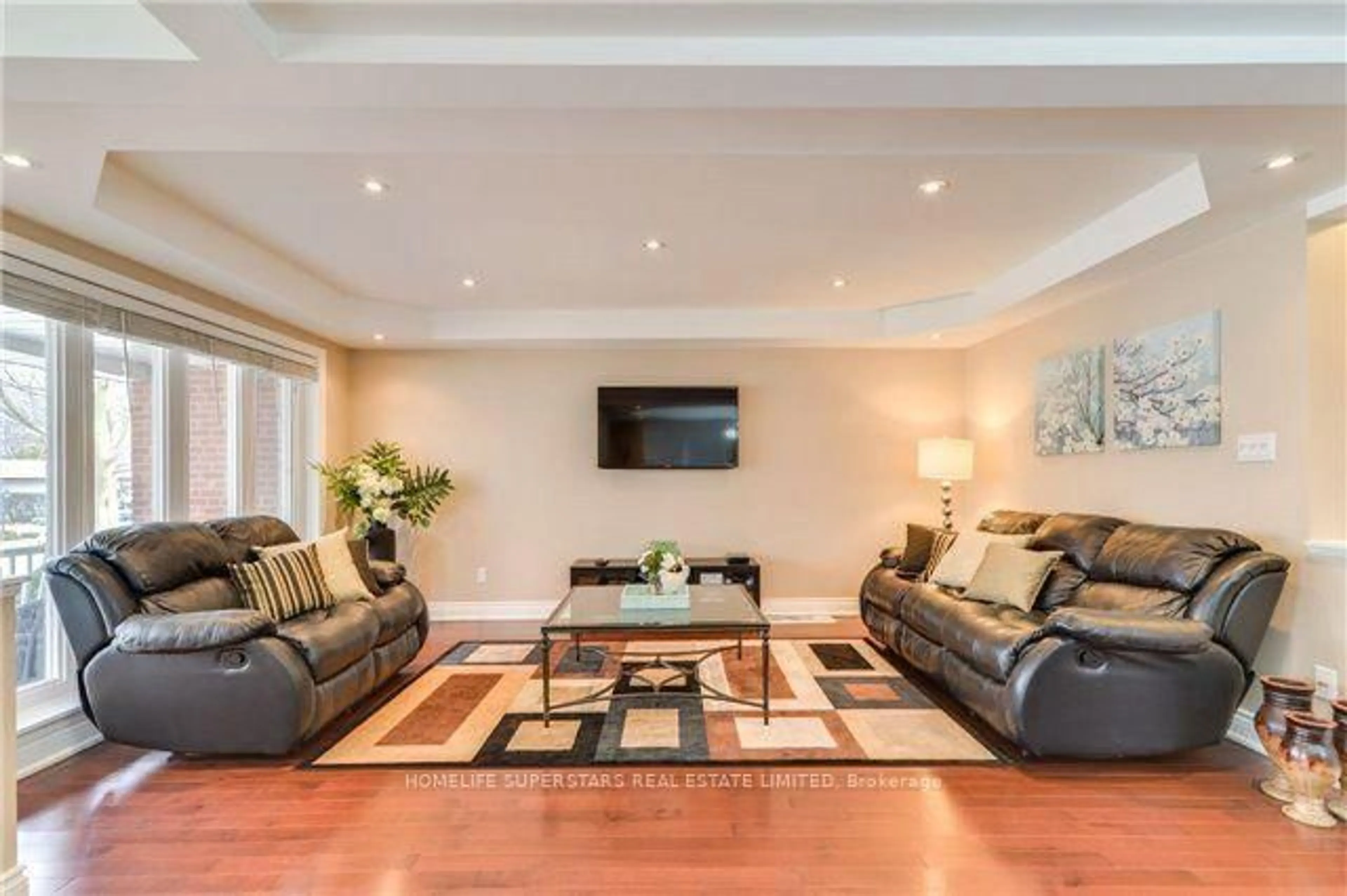 Living room with furniture, unknown for 1413 Safeway Cres, Mississauga Ontario L4X 1H8