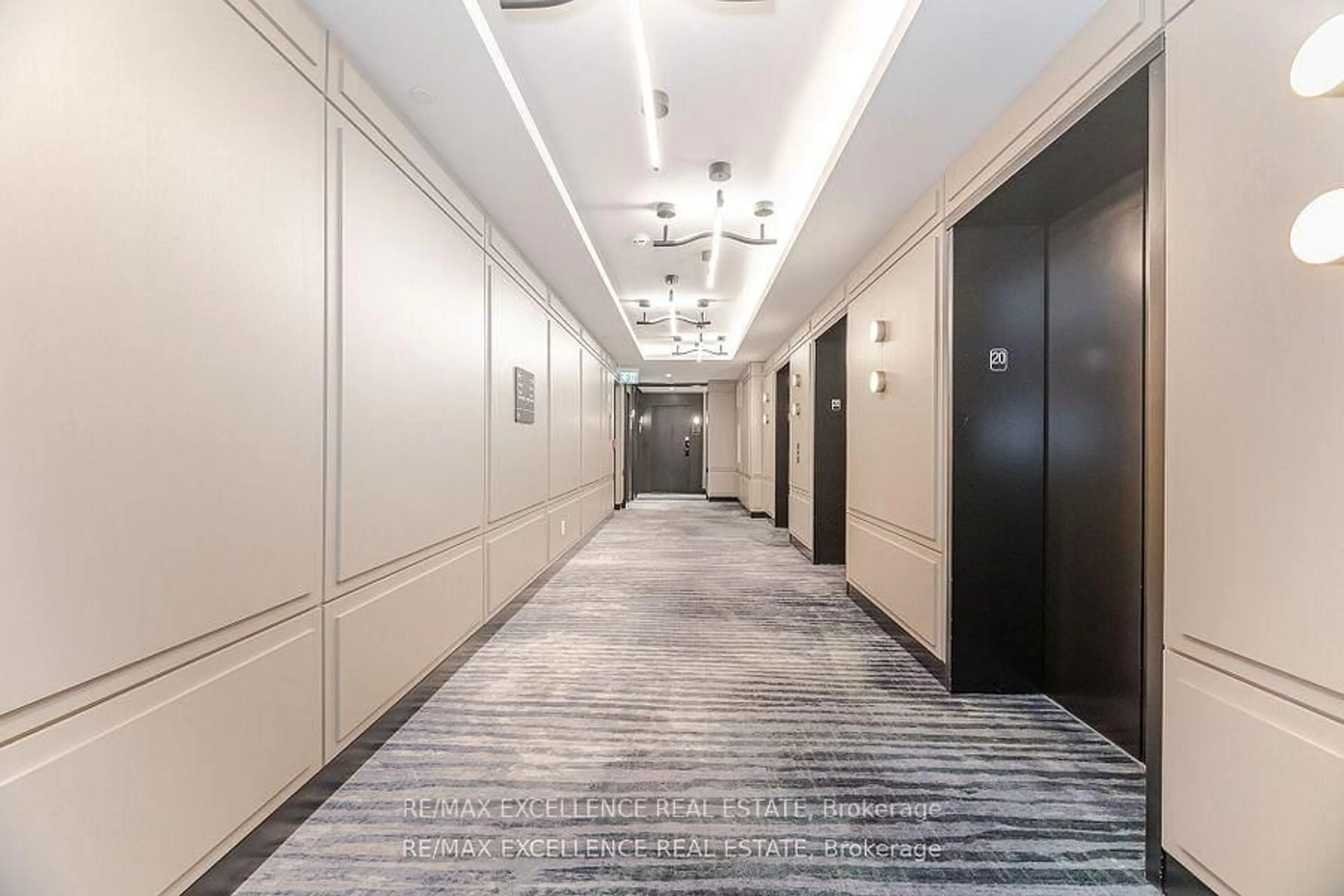 Indoor foyer for 3220 WILLIAM COLSTON Ave #2003, Oakville Ontario L6H 7C2