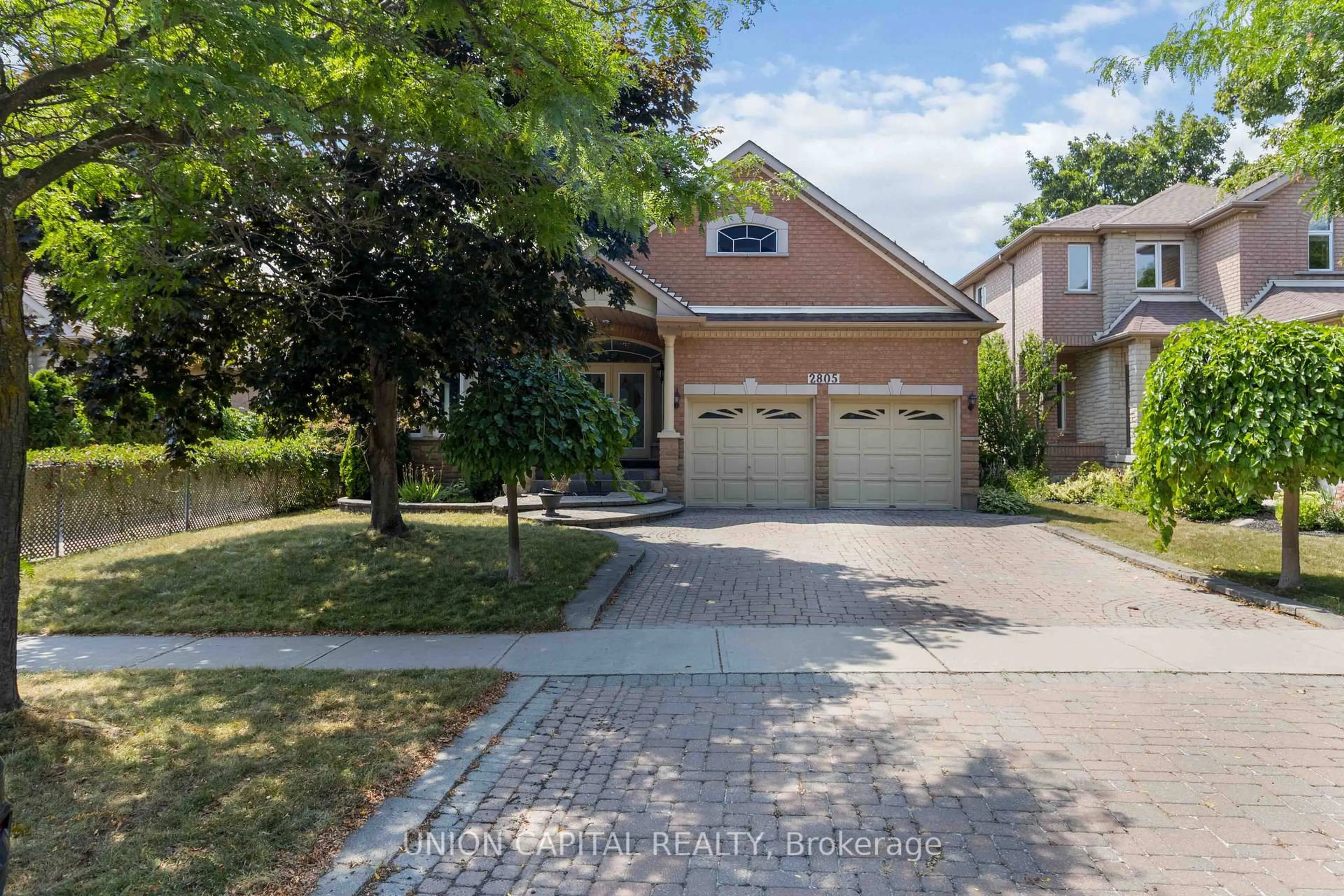 Home with brick exterior material, street for 2805 Bushland Cres, Mississauga Ontario L5J 1Y1