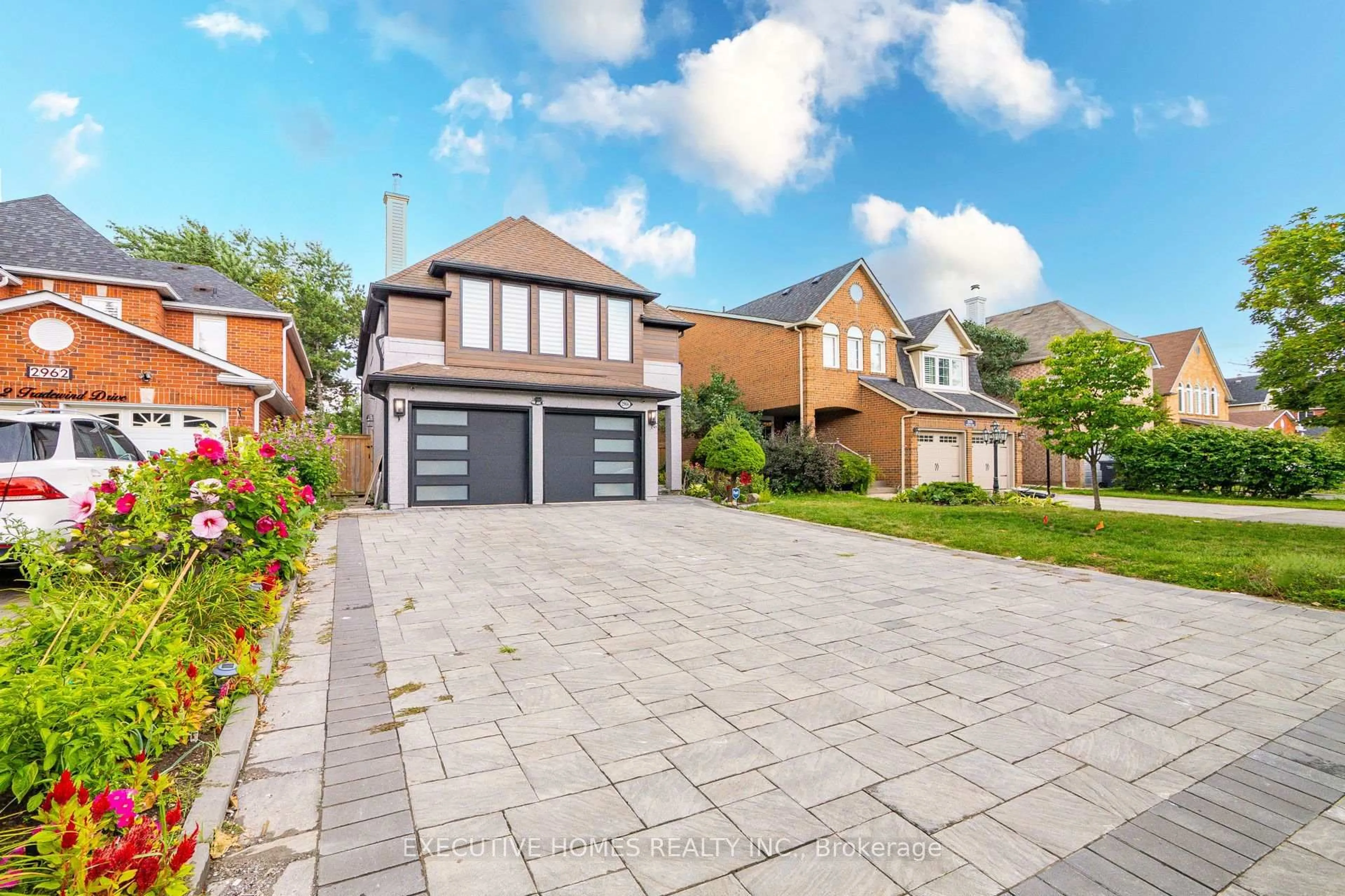 Home with brick exterior material, street for 2966 Tradewind Dr, Mississauga Ontario L5N 6L3