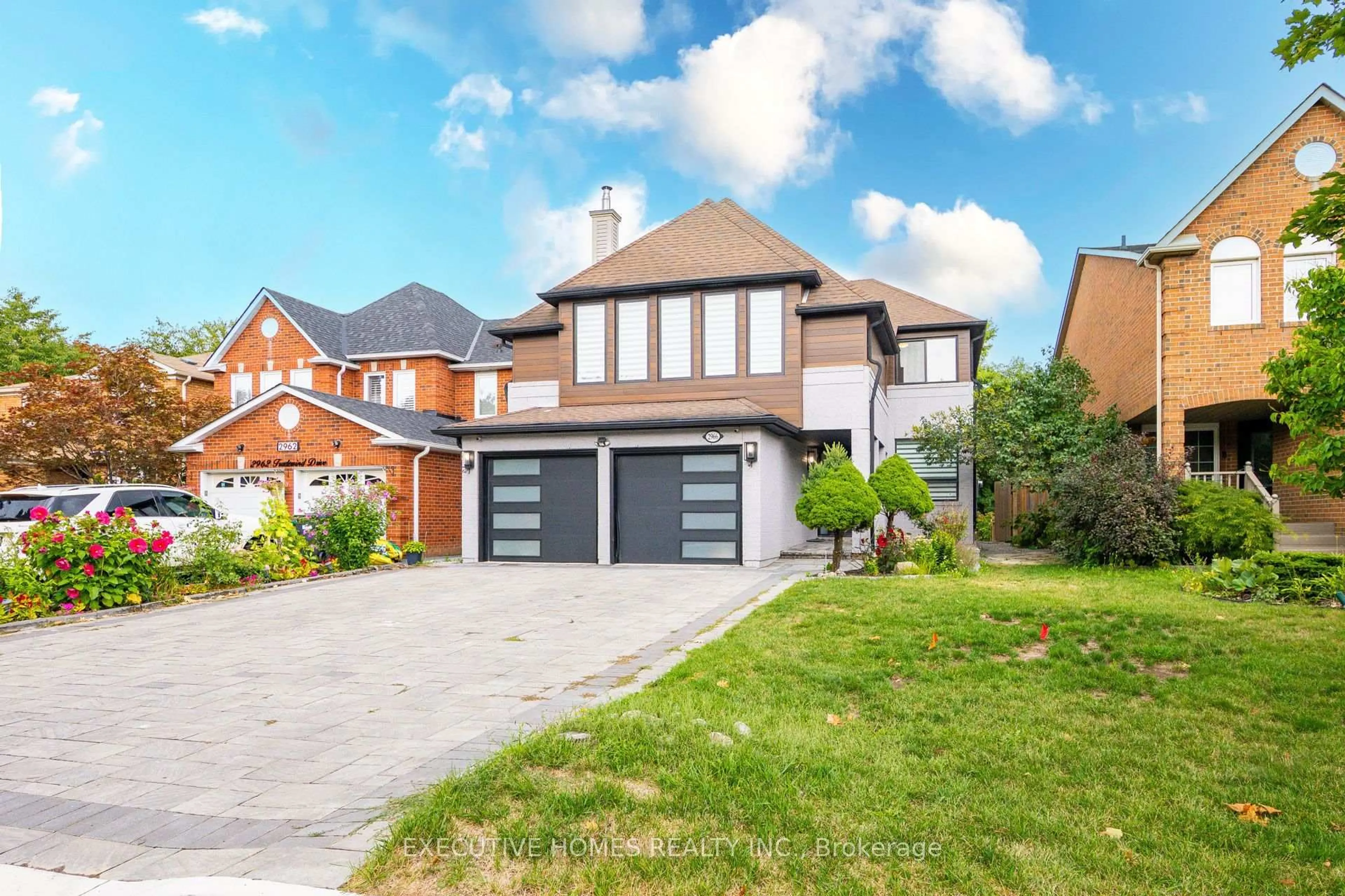 Home with brick exterior material, street for 2966 Tradewind Dr, Mississauga Ontario L5N 6L3