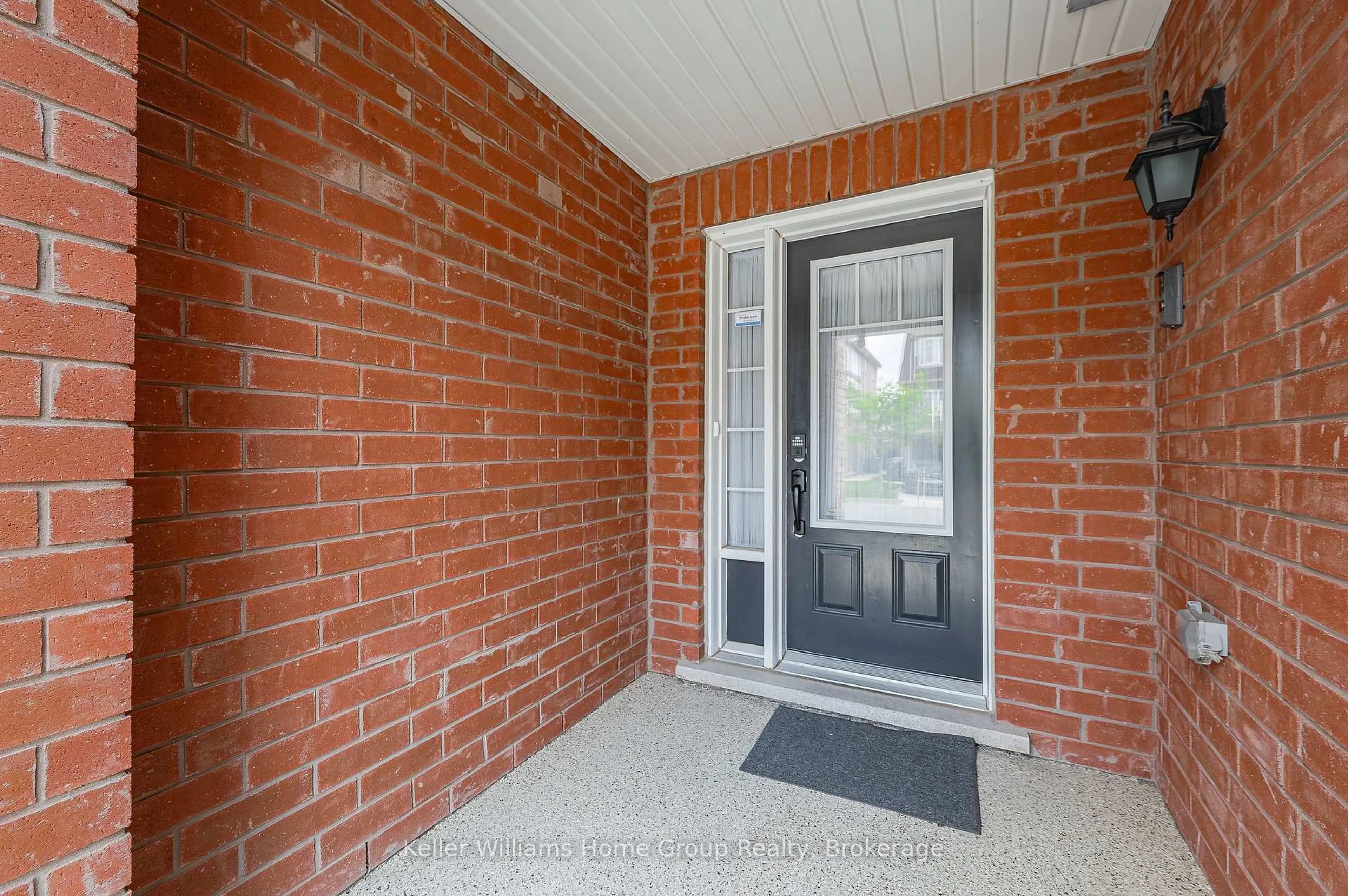 Indoor entryway for 37 Vanhorne Clse, Brampton Ontario L7A 0X8