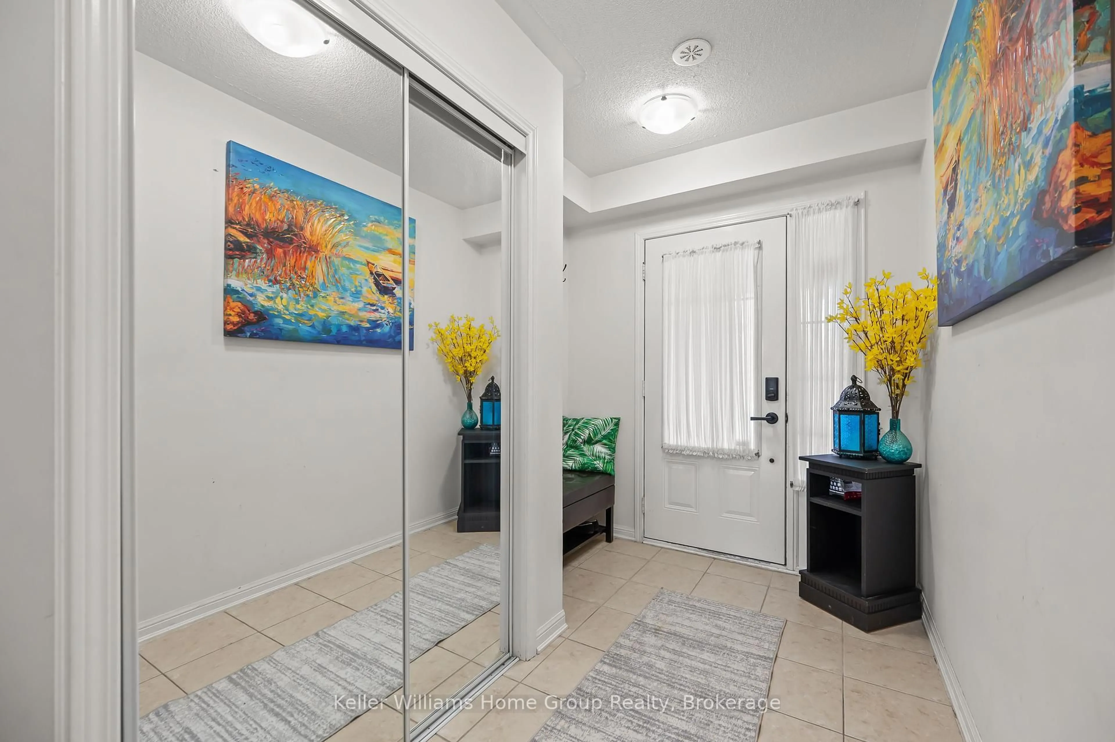 Indoor entryway for 37 Vanhorne Clse, Brampton Ontario L7A 0X8