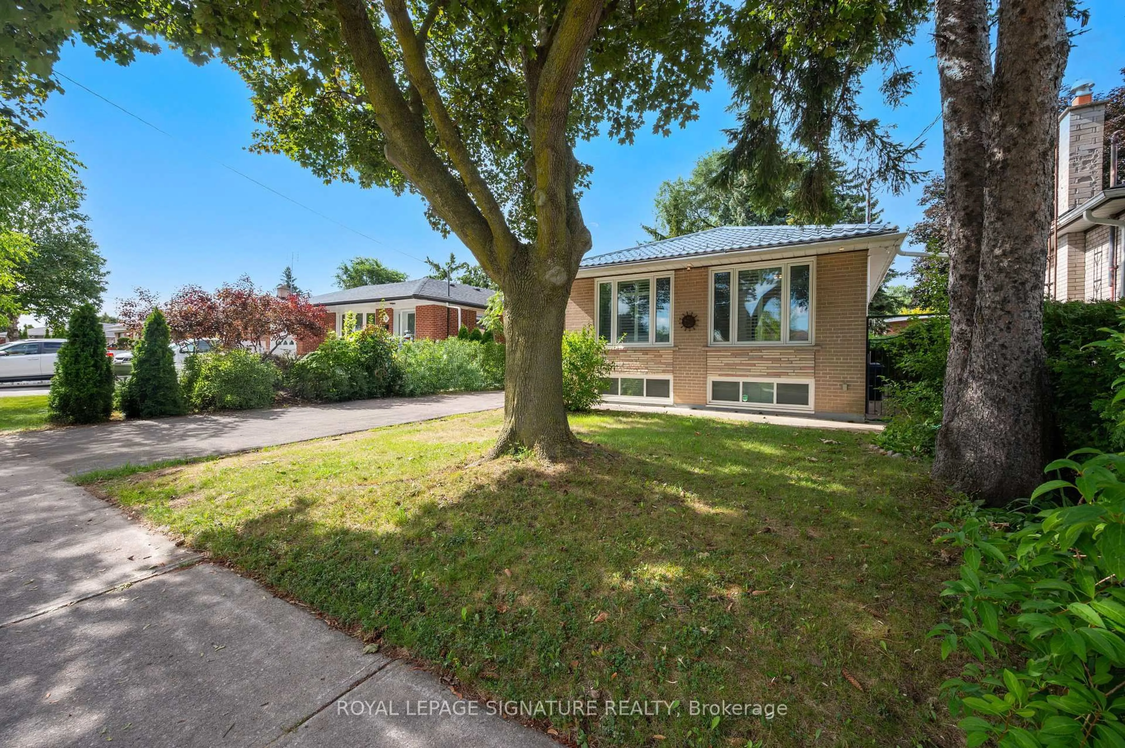 A pic from outside/outdoor area/front of a property/back of a property/a pic from drone, street for 16 Pagoda Pl, Toronto Ontario M9V 2V2
