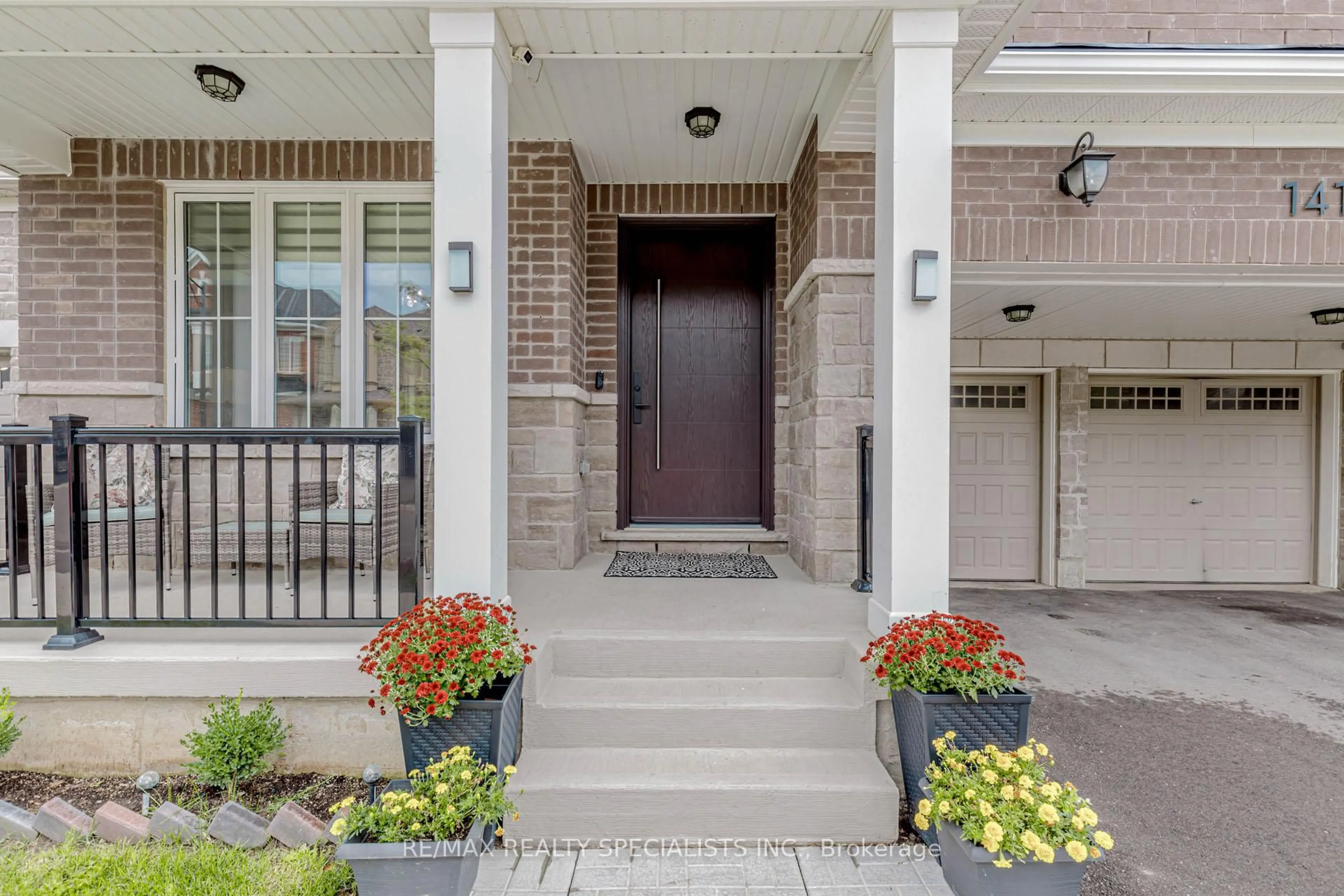 Indoor entryway for 1411 Lobelia Cres, Milton Ontario L9E 1X1