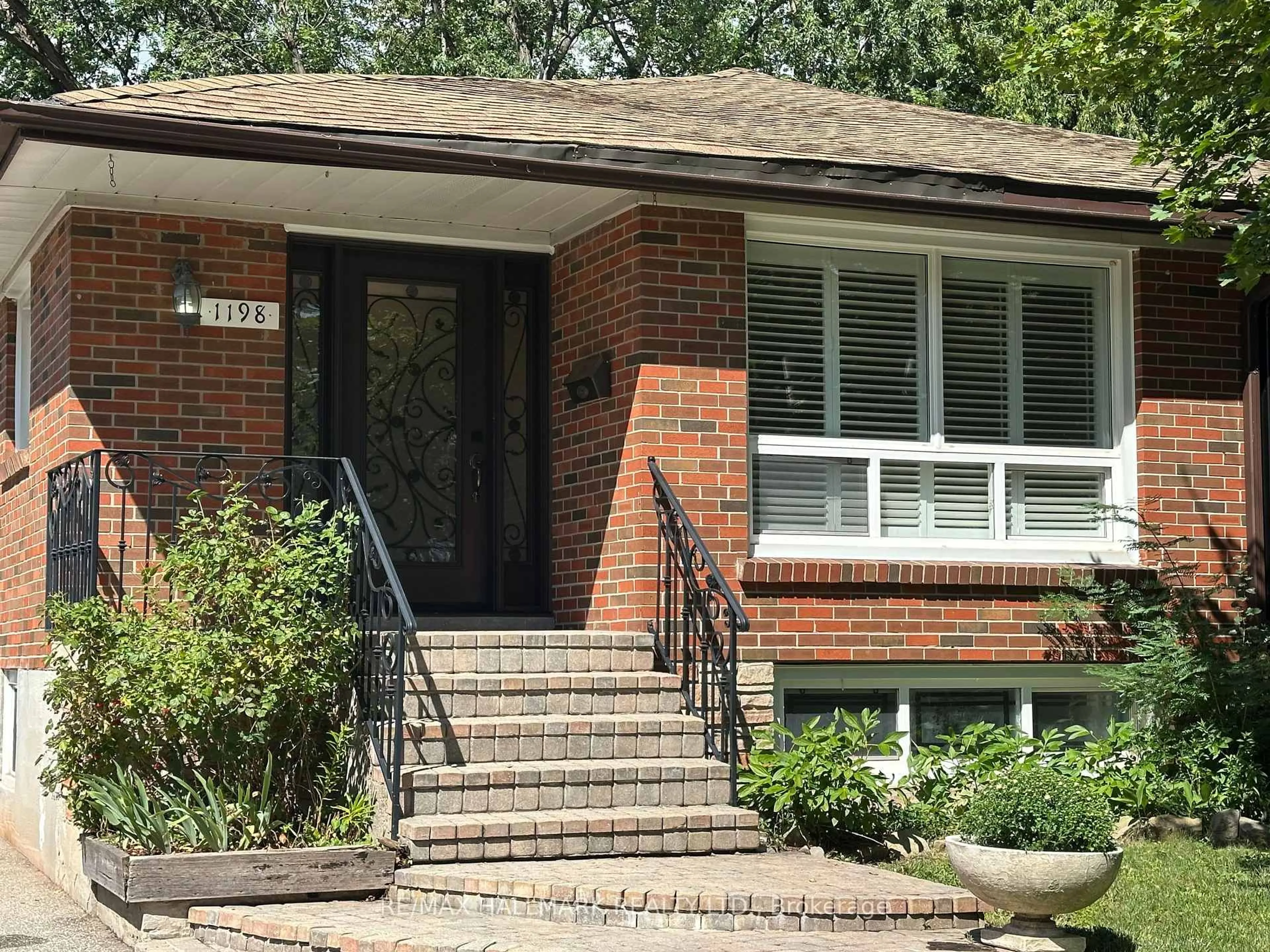 Home with brick exterior material, street for 1198 Ingledene Dr, Oakville Ontario L6H 2H9