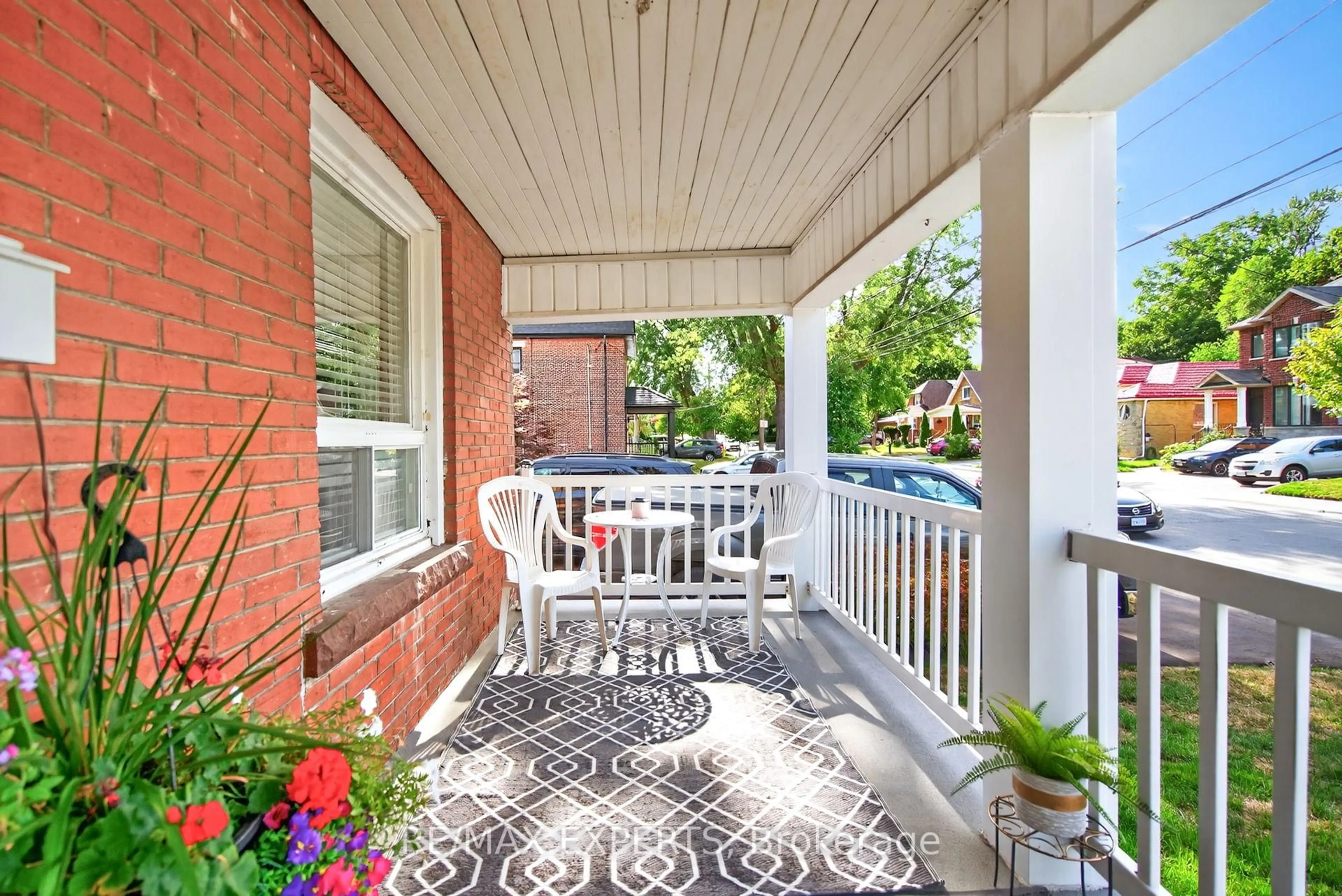 Patio, street for 257 John St, Toronto Ontario M9N 1K1