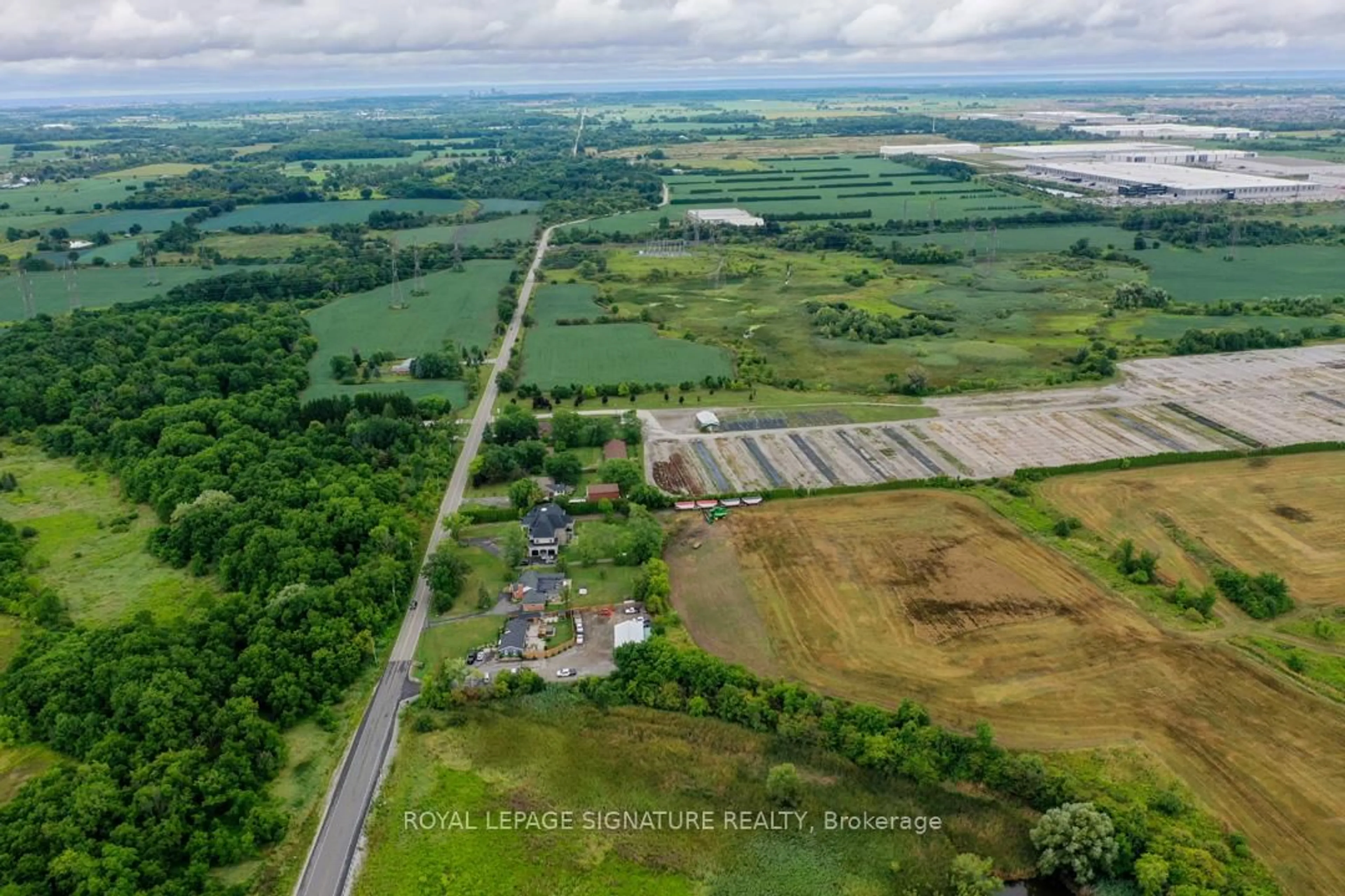 A pic from outside/outdoor area/front of a property/back of a property/a pic from drone, water/lake/river/ocean view for 7556 Sixth Line, Milton Ontario L9E 0Y6