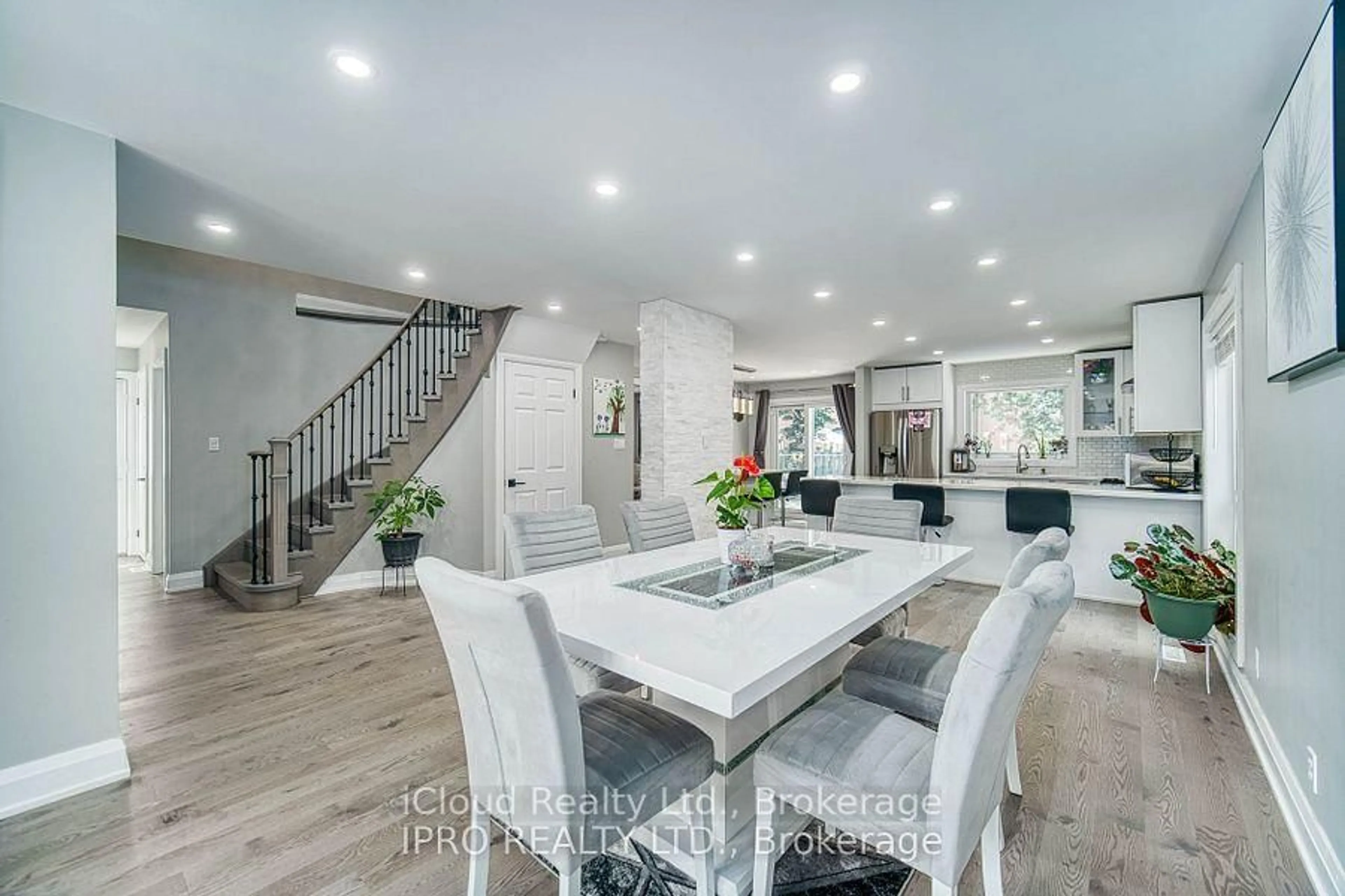 Dining room, unknown for 1285 Deer Ru, Mississauga Ontario L5C 3P8