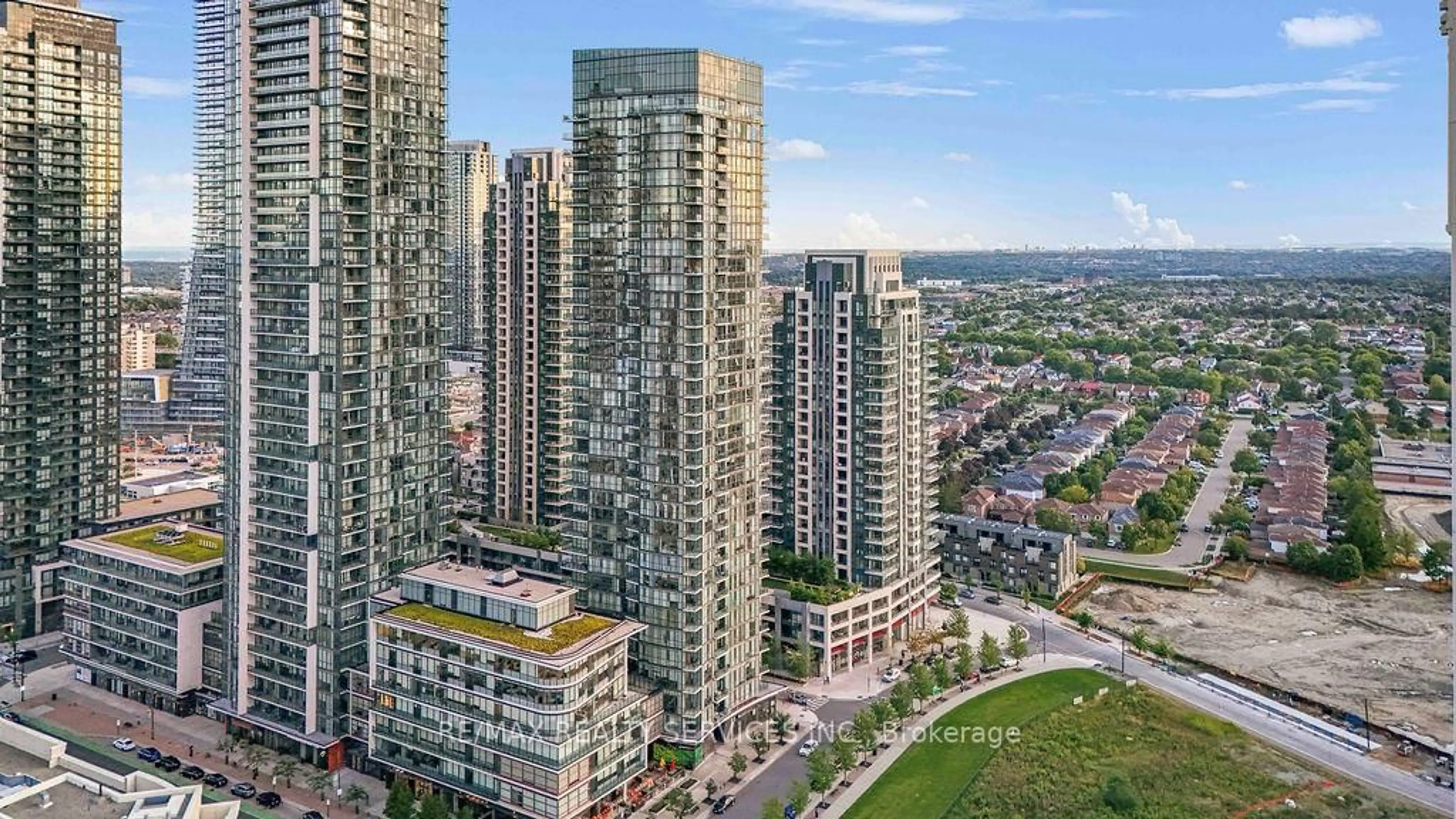 A pic from outside/outdoor area/front of a property/back of a property/a pic from drone, city buildings view from balcony for 4099 Brickstone Mews #2403, Mississauga Ontario L5B 0G2