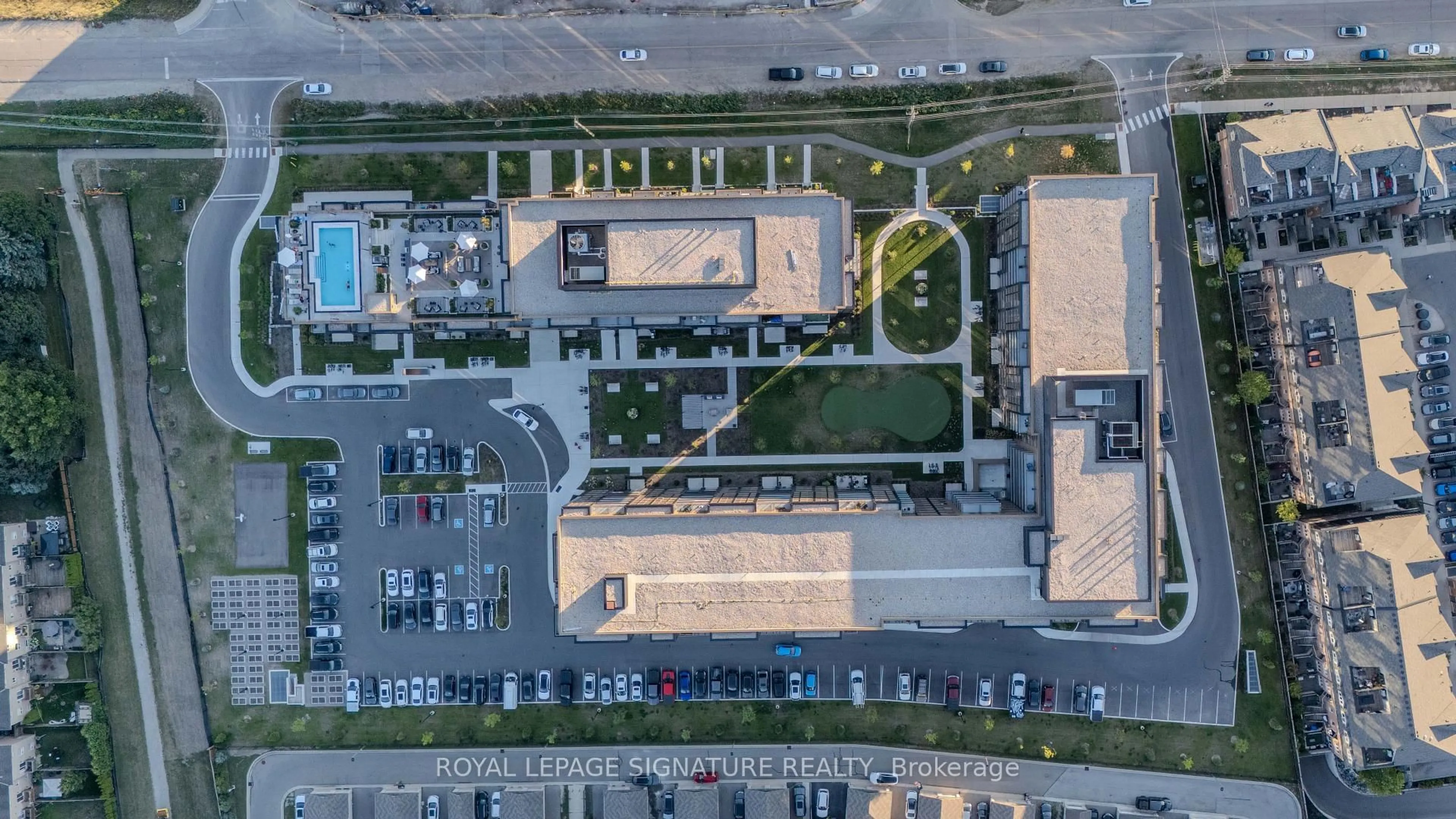 A pic from outside/outdoor area/front of a property/back of a property/a pic from drone, street for 2343 Khalsa Gate #611, Oakville Ontario L6M 5R6