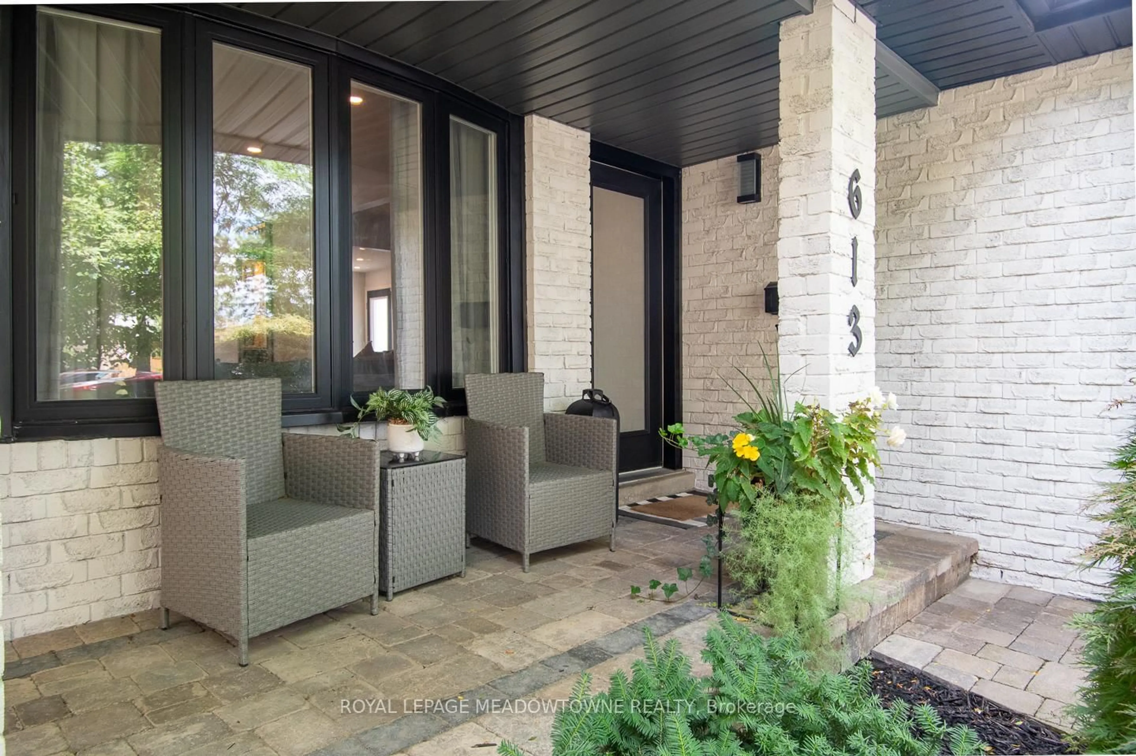 Patio, street for 613 Foster Crt, Milton Ontario L9T 4P1