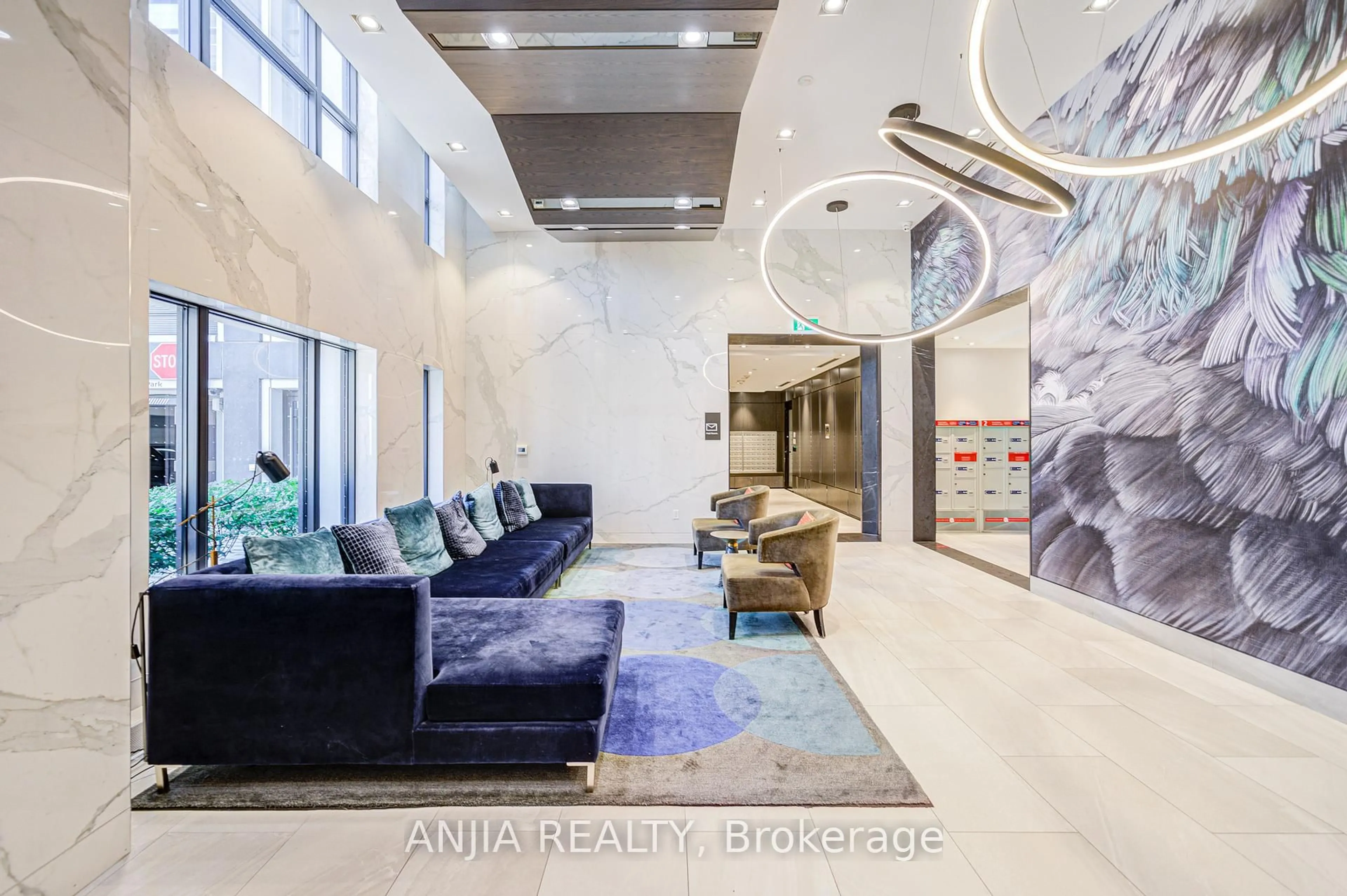 Indoor foyer for 9 Mabelle Ave #1526, Toronto Ontario M9A 0E1
