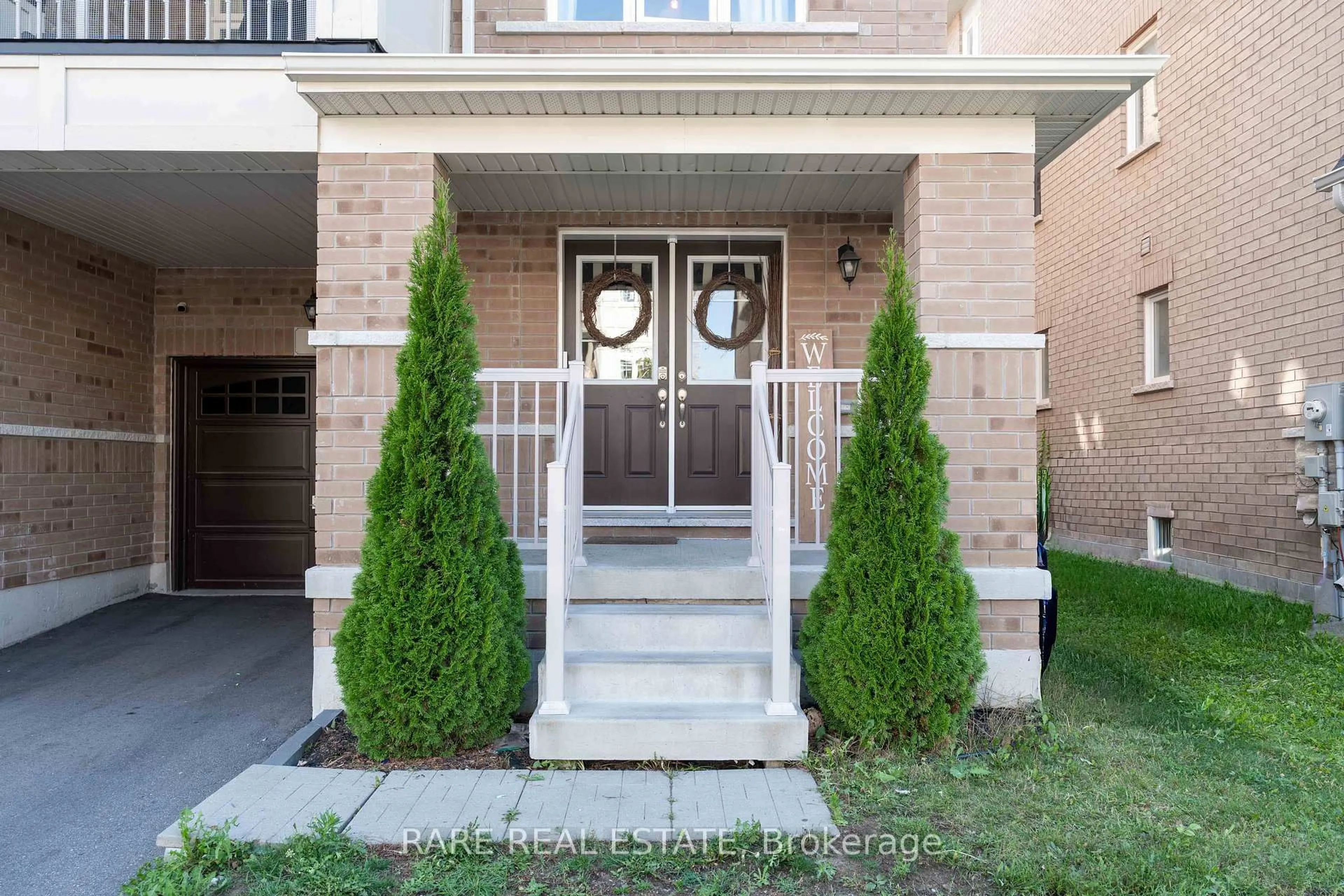 Home with brick exterior material, street for 8 Lowes Hill Circ, Caledon Ontario L7C 4H4