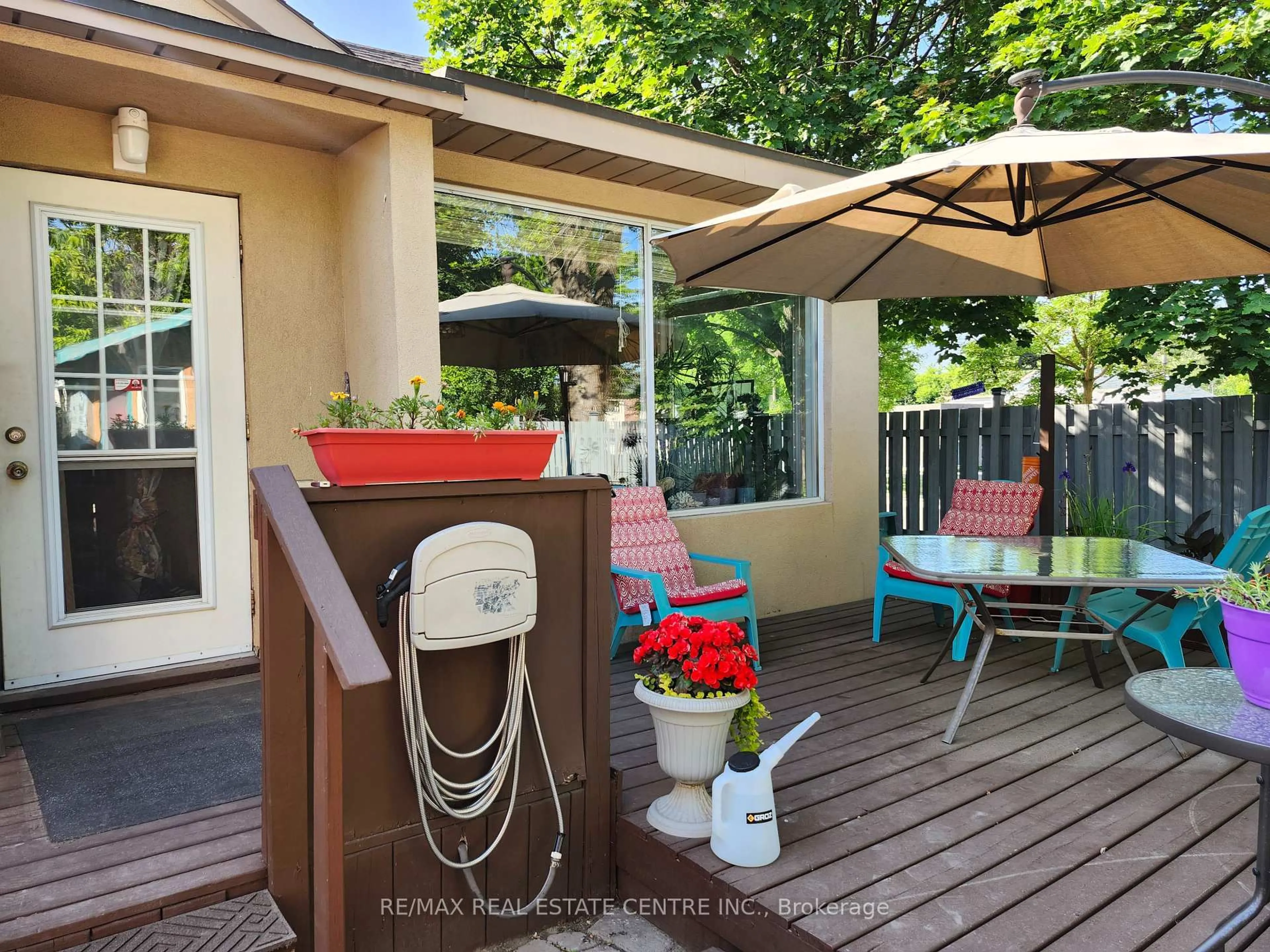 Patio, street for 3072 McNaughton Ave, Mississauga Ontario L4T 1R7