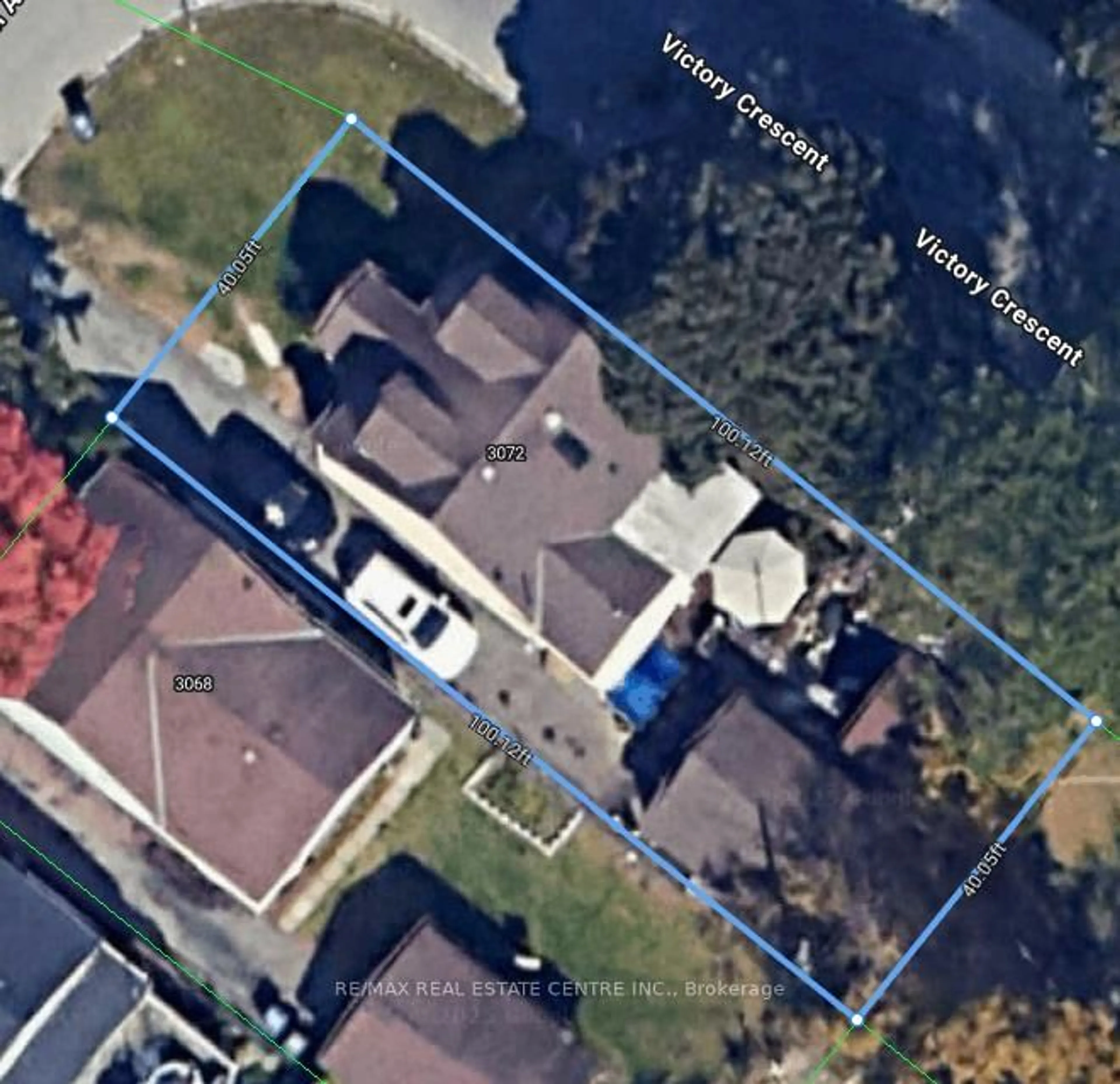 A pic from outside/outdoor area/front of a property/back of a property/a pic from drone, street for 3072 McNaughton Ave, Mississauga Ontario L4T 1R7