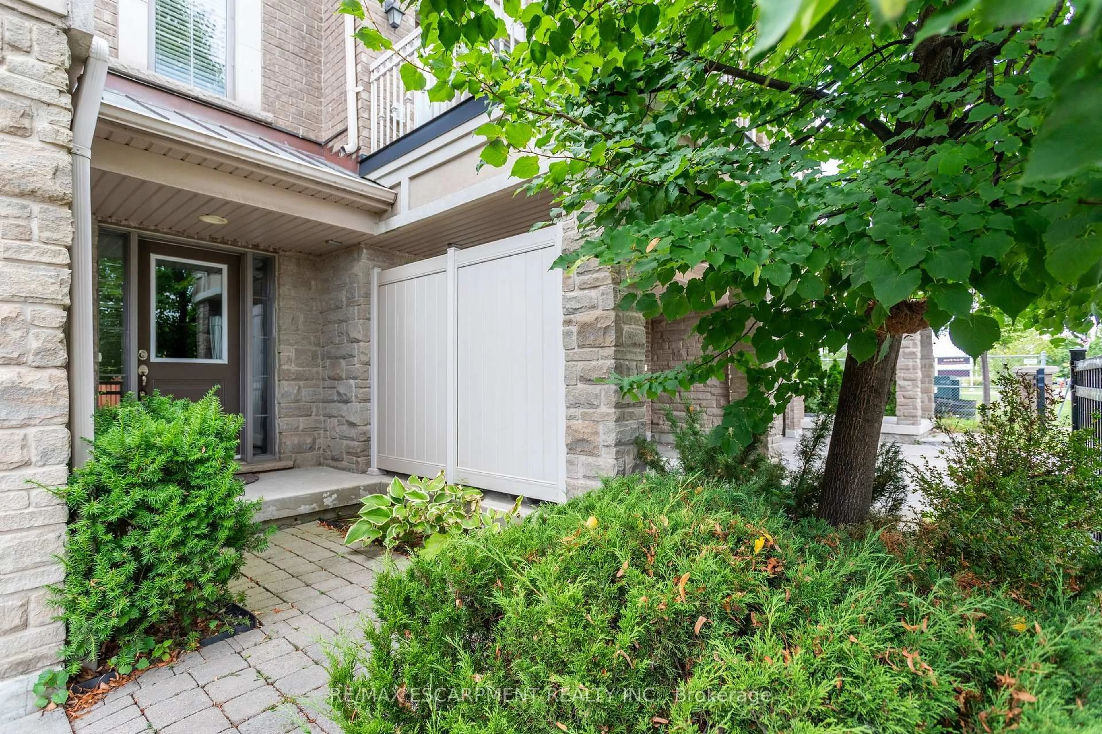 Unknown for 2570 Grand Oak Tr, Oakville Ontario L6M 0S4