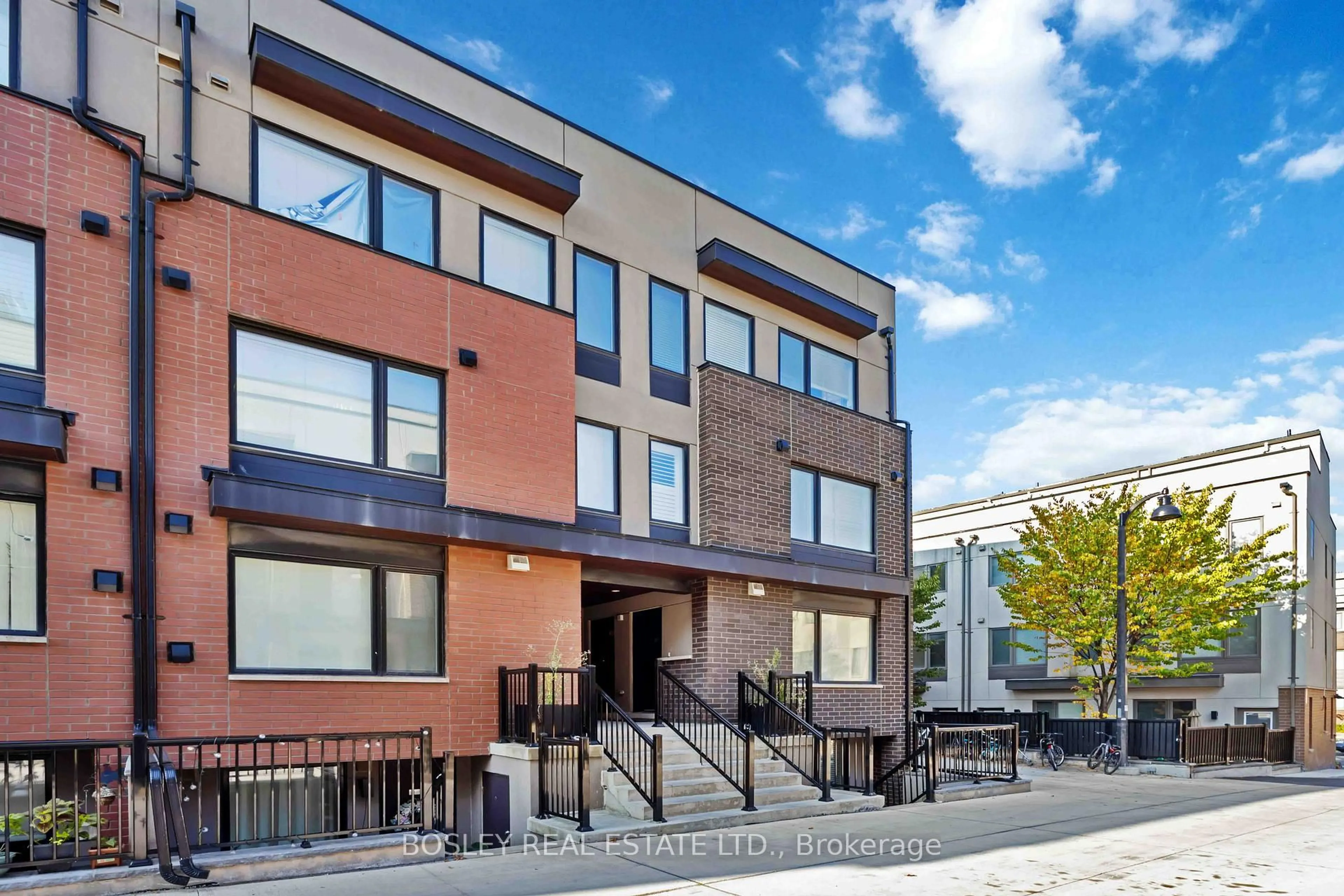 Unknown for 142 William Duncan Rd #16, Toronto Ontario M3K 0C1