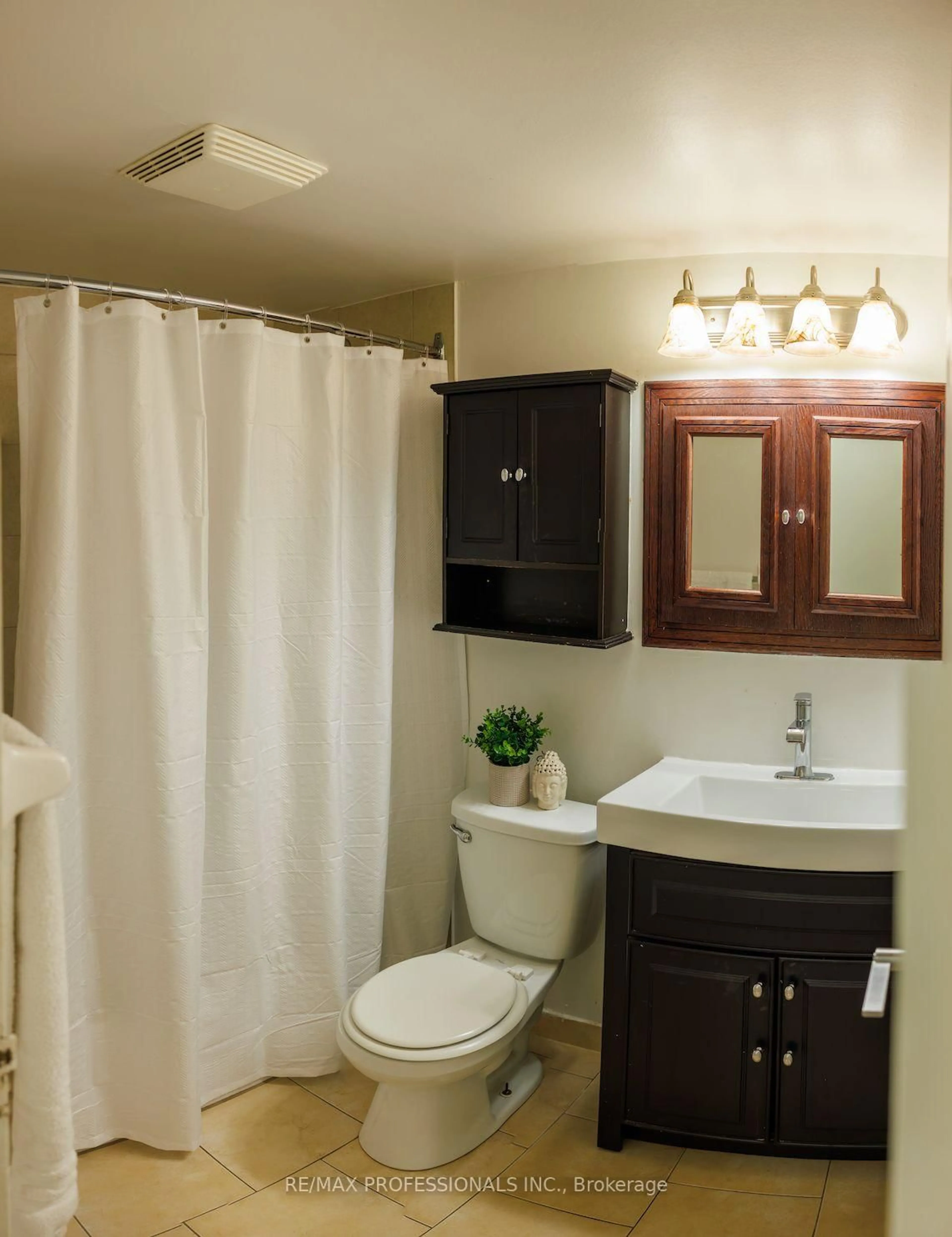 Standard bathroom, ceramic/tile floor for 541 Blackthorn Ave #108, Toronto Ontario M6M 5A6