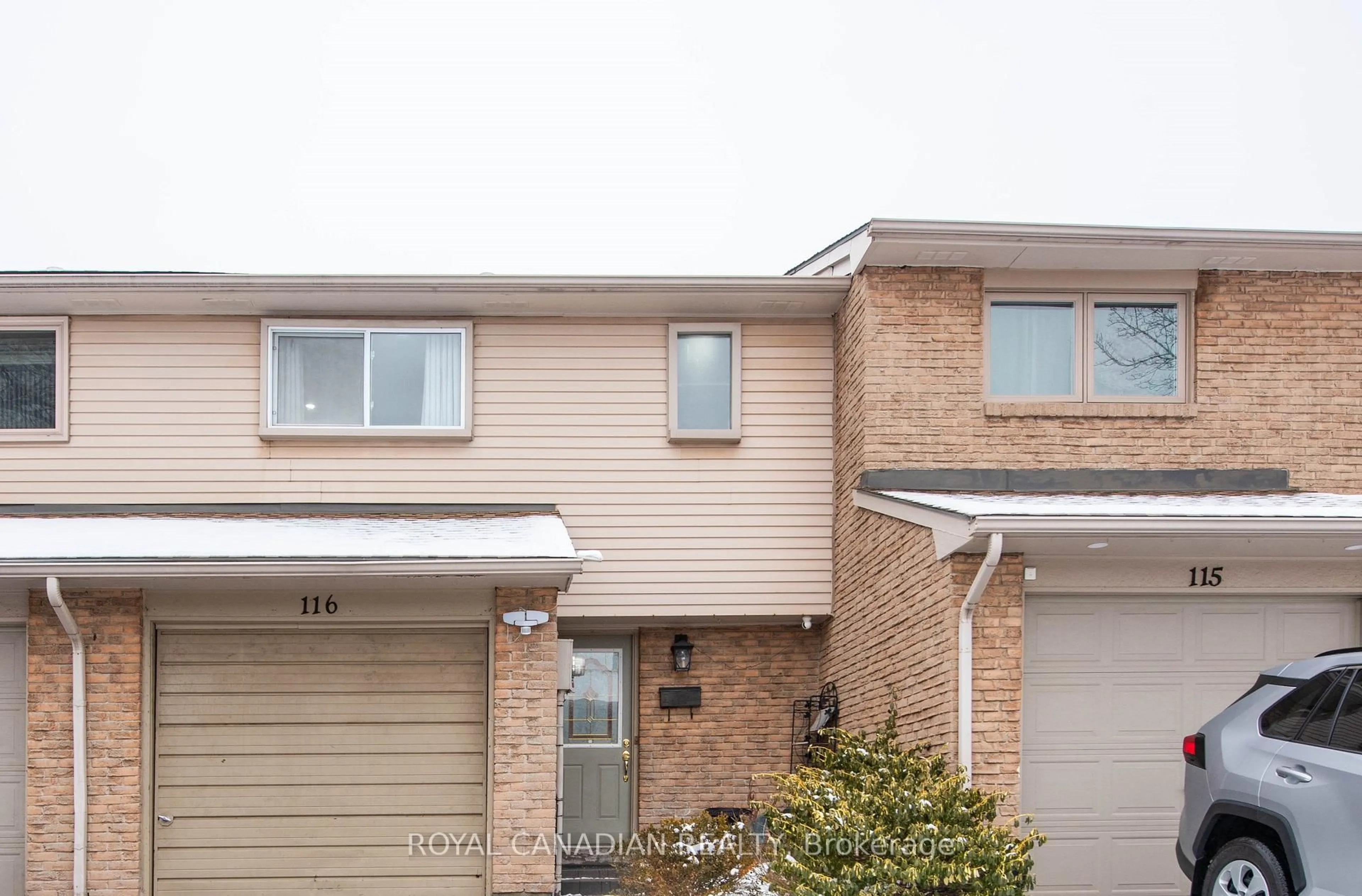 Home with brick exterior material, street for 1538 Lancaster Dr #116, Oakville Ontario L6H 2Z3