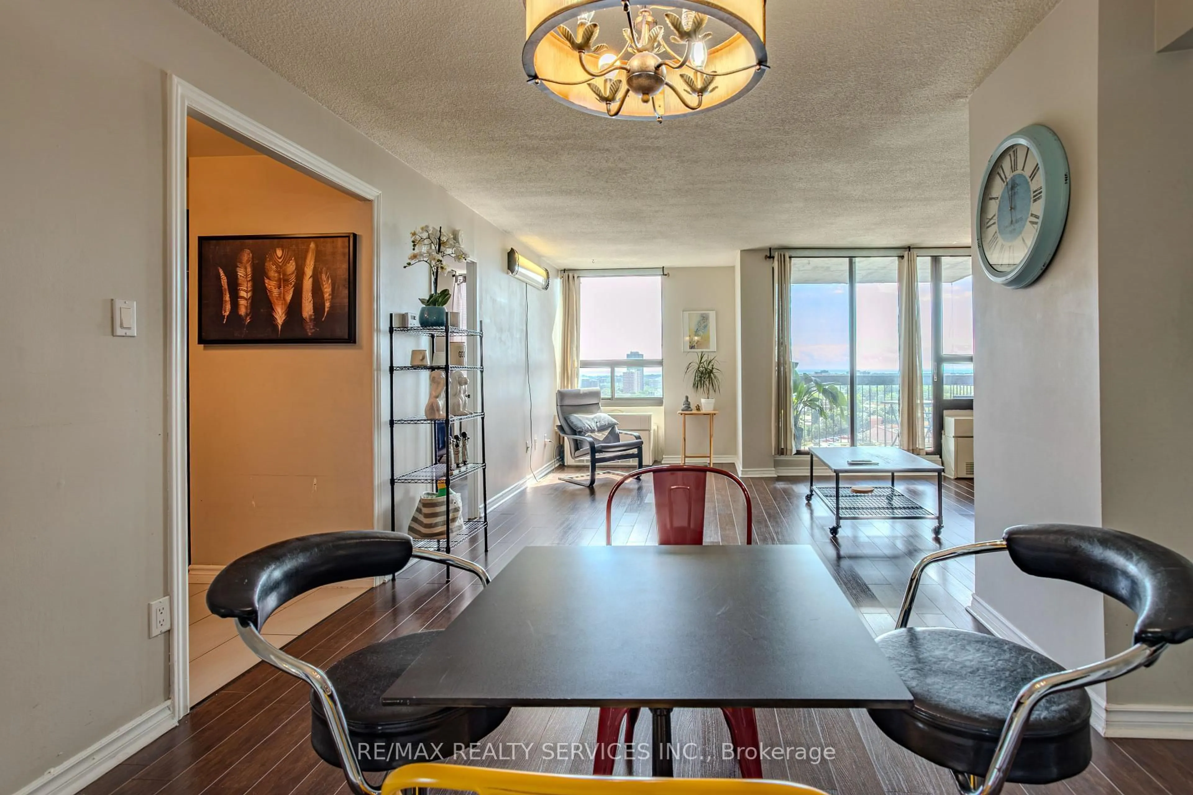 Dining room, ceramic/tile floor for 20 Mississauga Valley Blvd #1501, Mississauga Ontario L5A 3S1
