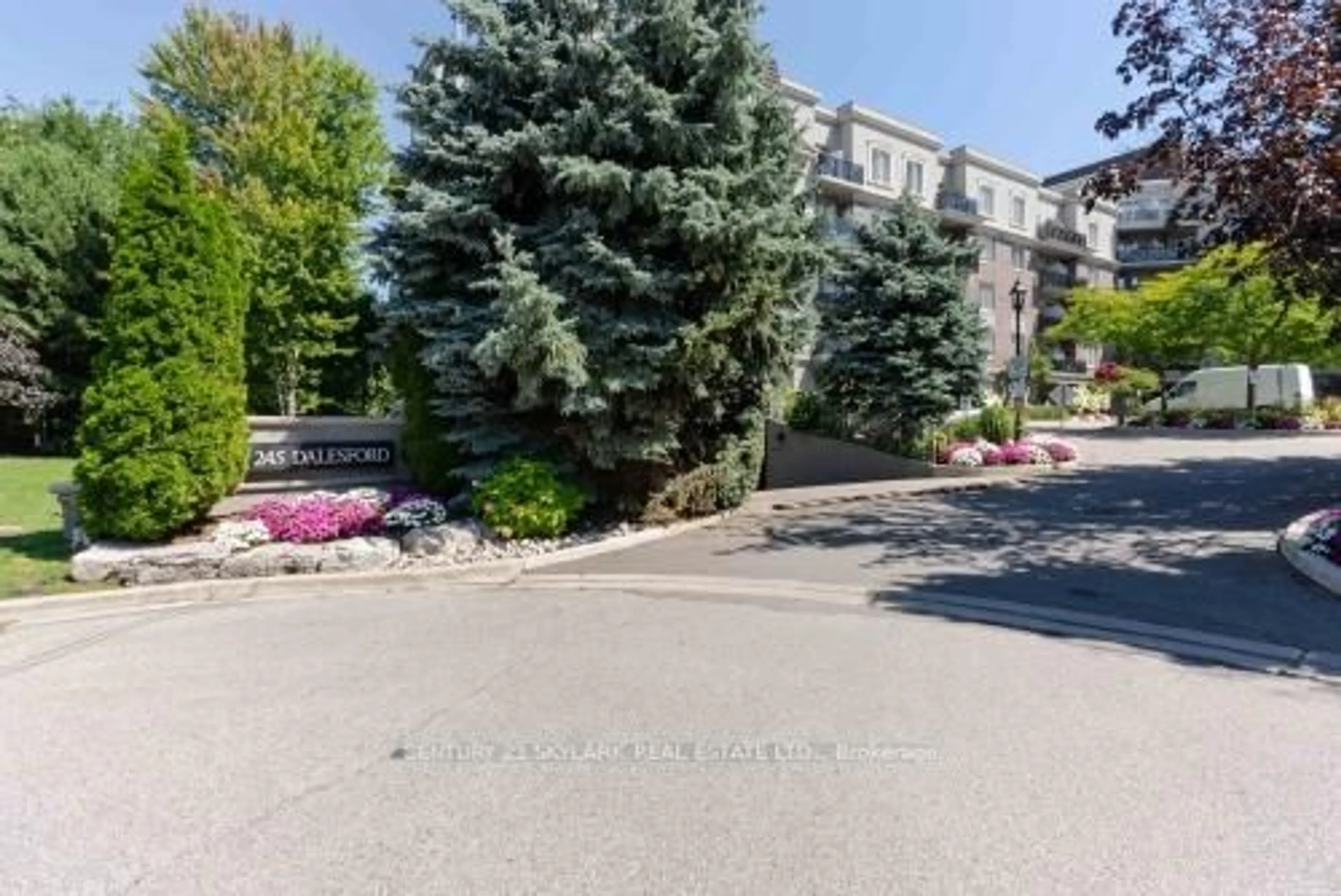 Patio, street for 245 Dalesford Rd #516, Toronto Ontario M8Y 4H7