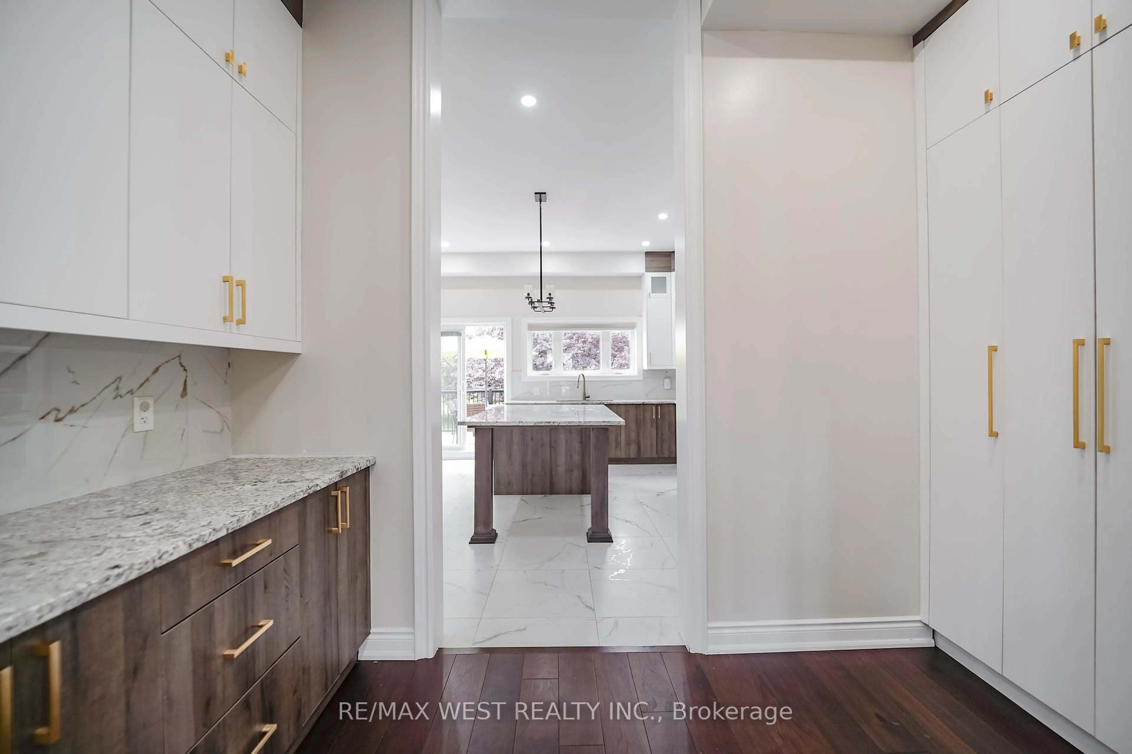 Open concept kitchen, ceramic/tile floor for 106 Celestine Dr, Toronto Ontario M9R 3N9