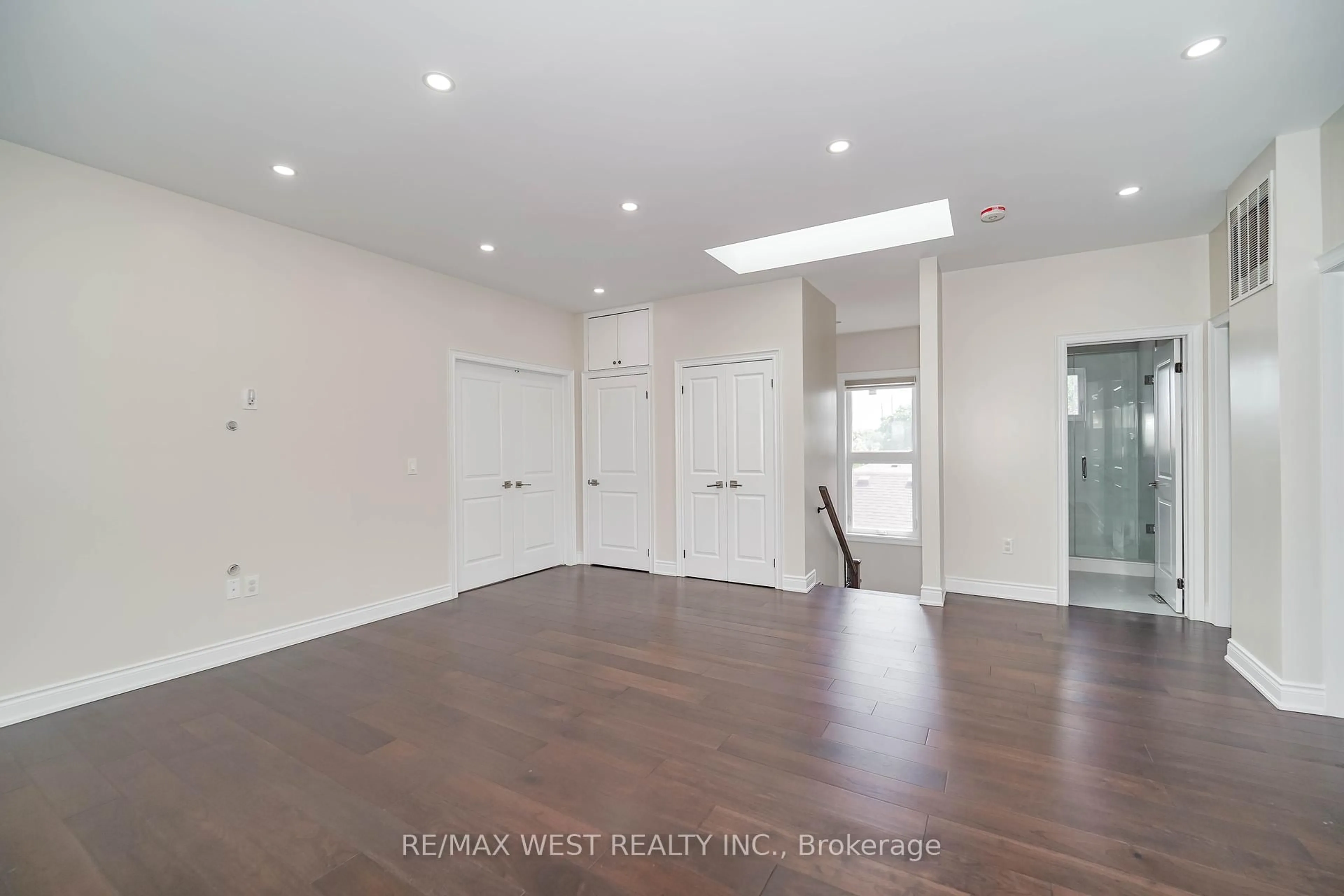 A pic of a room for 106 Celestine Dr, Toronto Ontario M9R 3N9