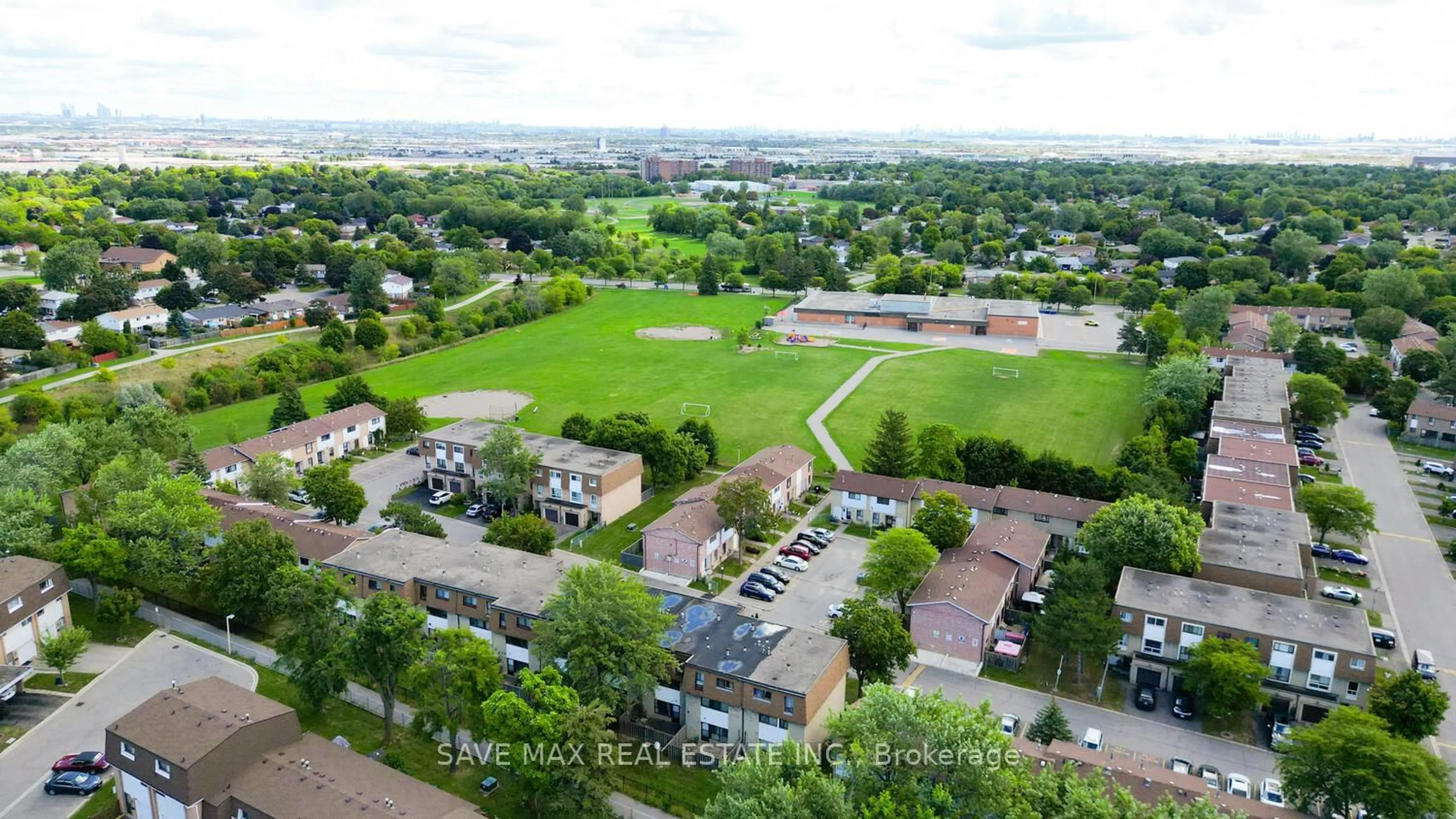 A pic from outside/outdoor area/front of a property/back of a property/a pic from drone, unknown for 83 Fleetwood Cres, Brampton Ontario L6T 2E5