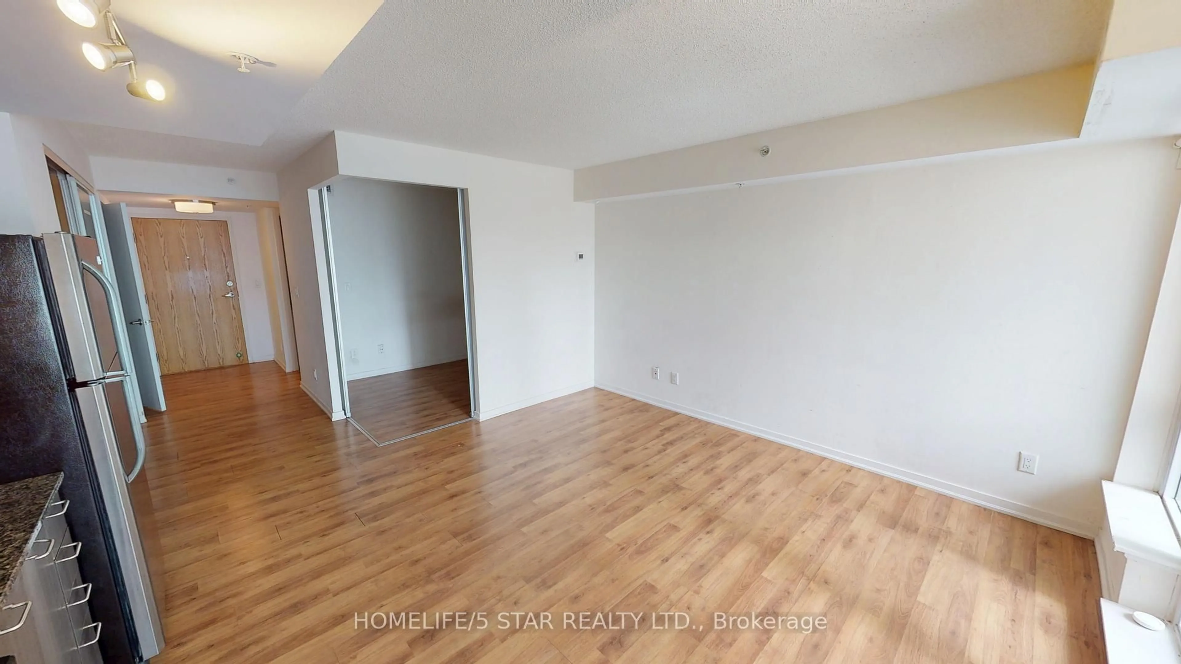 A pic of a room for 20 JOE SHUSTER Way #321, Toronto Ontario M6K 0A3