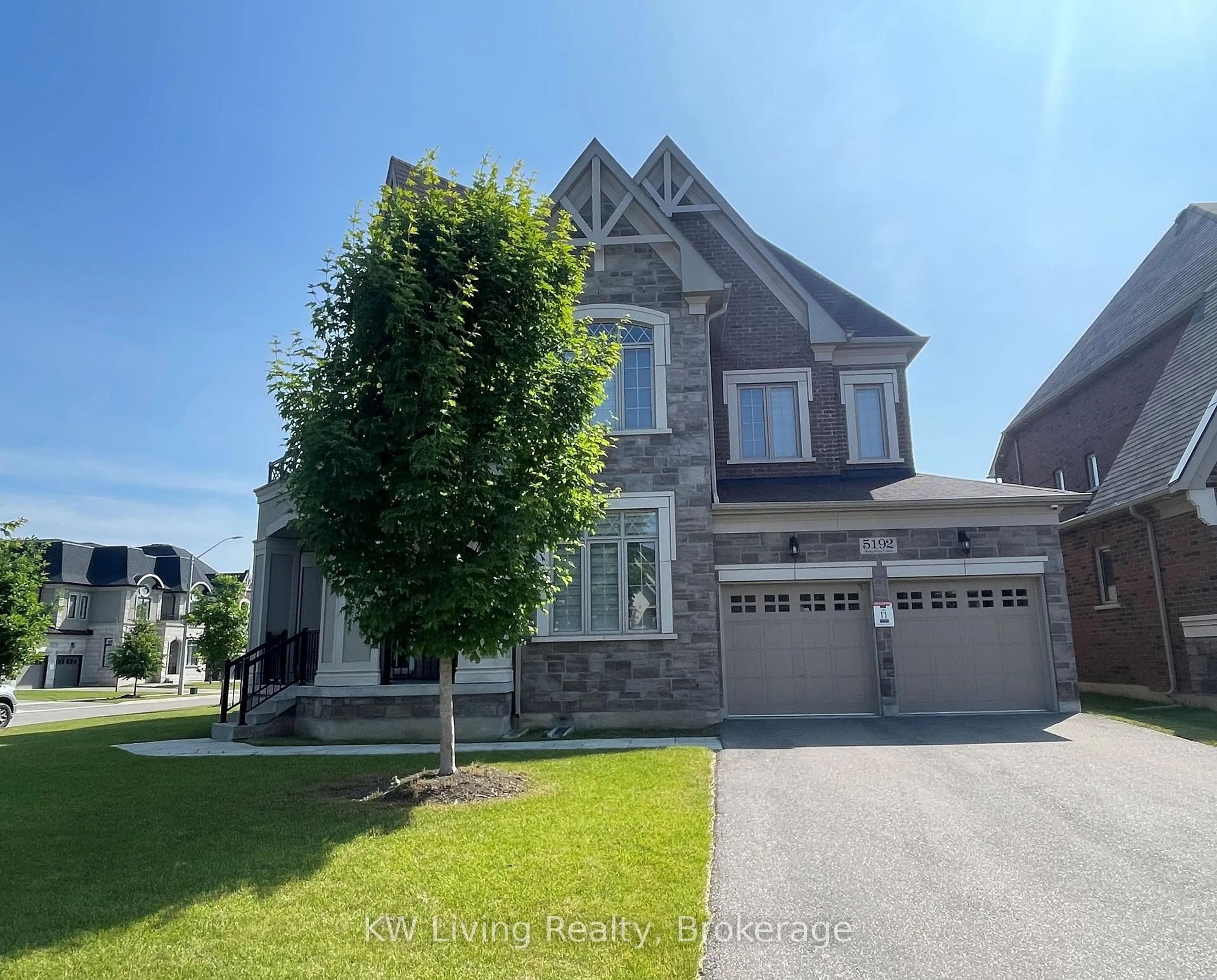 Unknown for 5192 Symphony Crt #ON, Mississauga Ontario L5M 2M9
