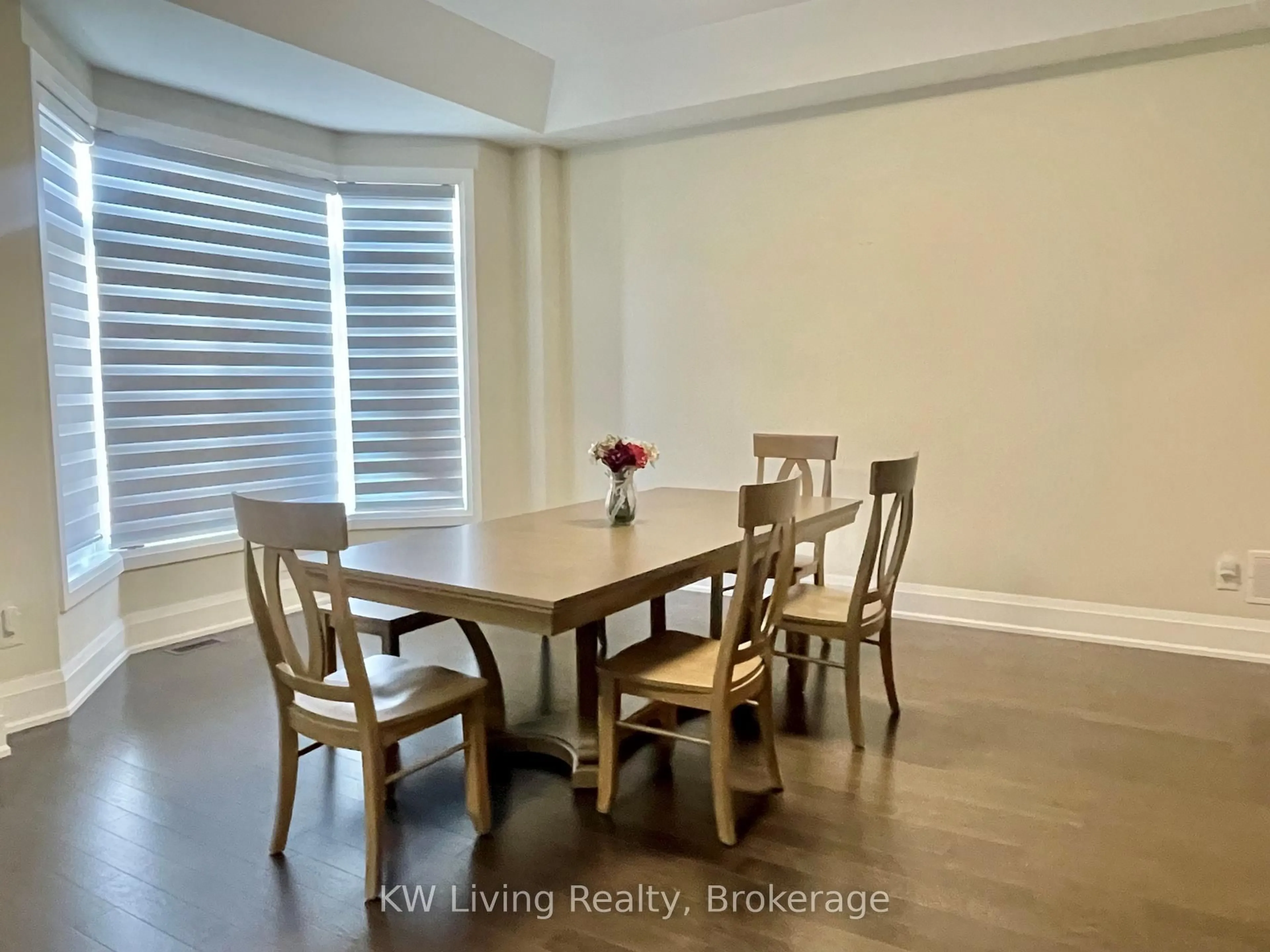 Dining room, wood/laminate floor for 5192 Symphony Crt #ON, Mississauga Ontario L5M 2M9