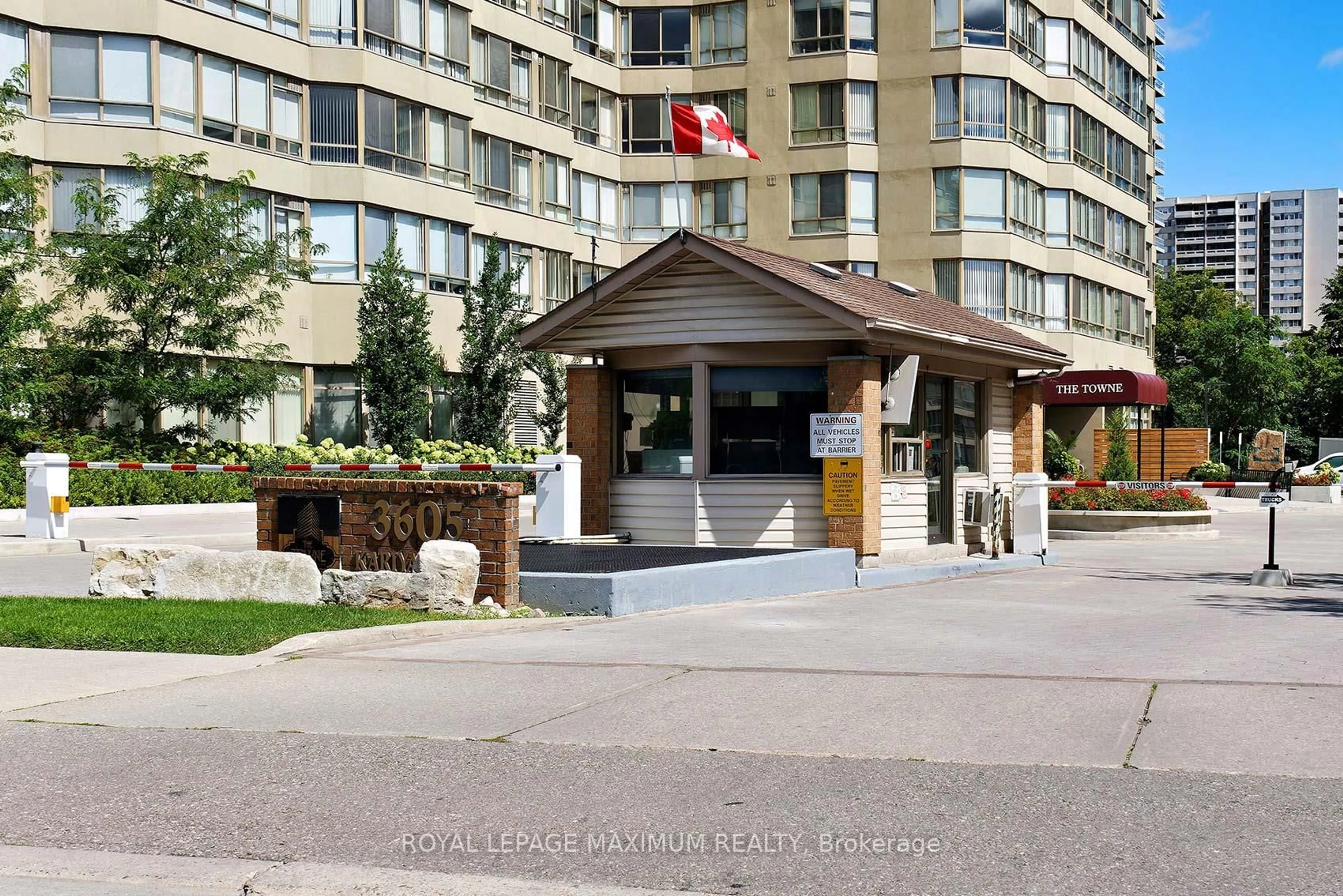 Indoor foyer for 3605 Kariya Dr #110B, Mississauga Ontario L5B 3J4