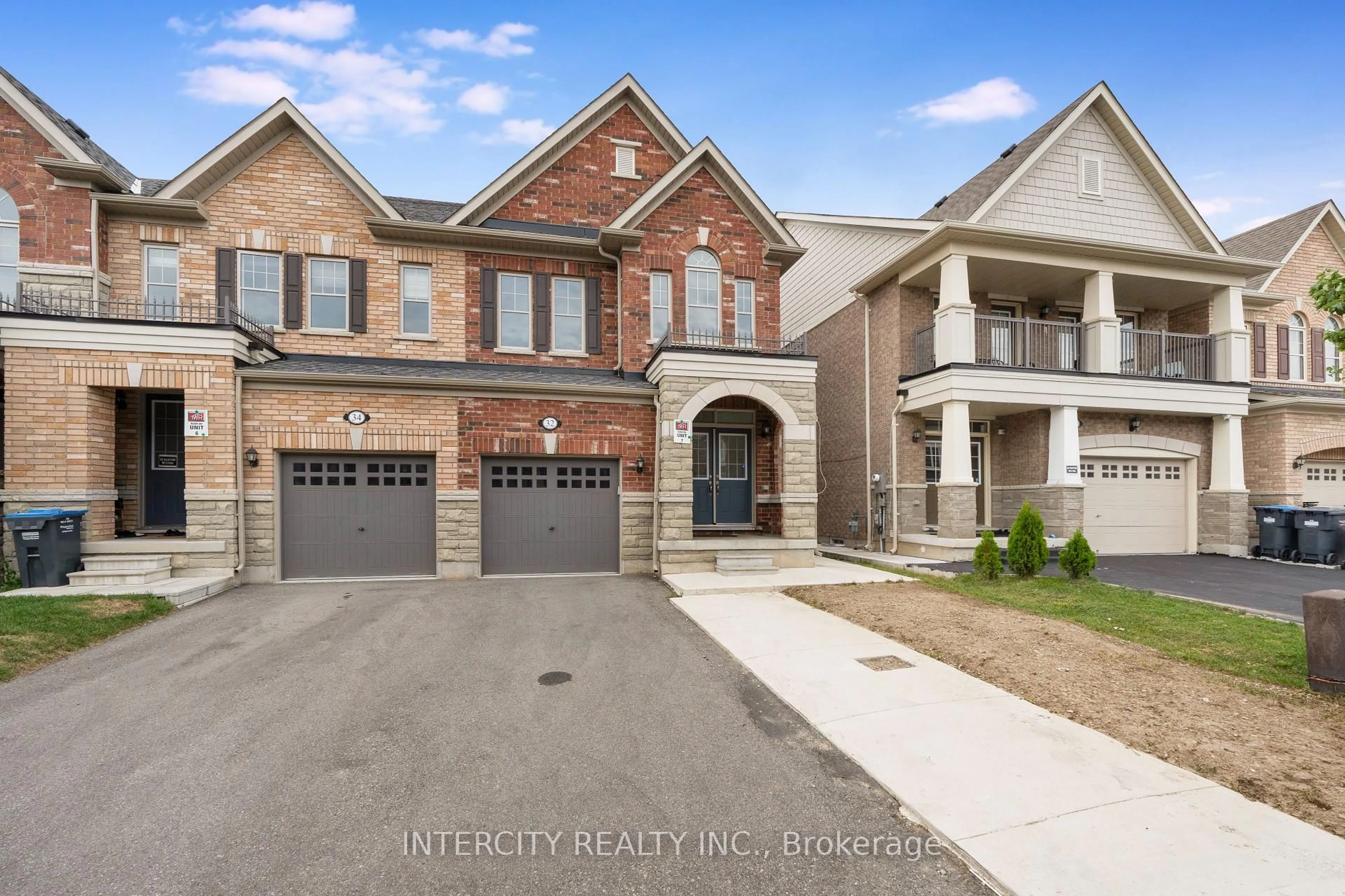 Home with brick exterior material, street for 32 Matterhorn Rd, Brampton Ontario L7A 5A4