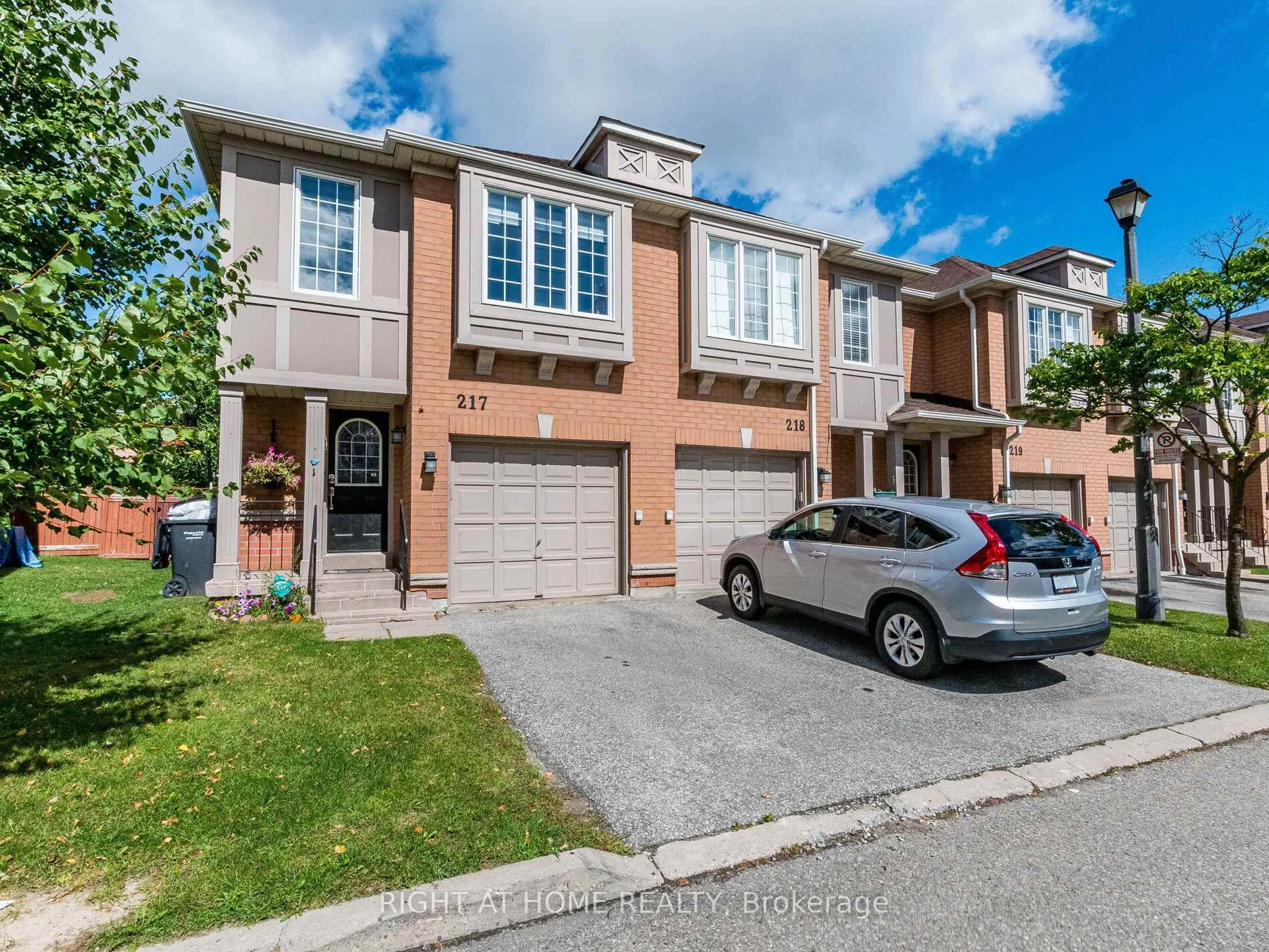 Unknown for 5030 Heatherleigh Ave #217, Mississauga Ontario L5V 2G7