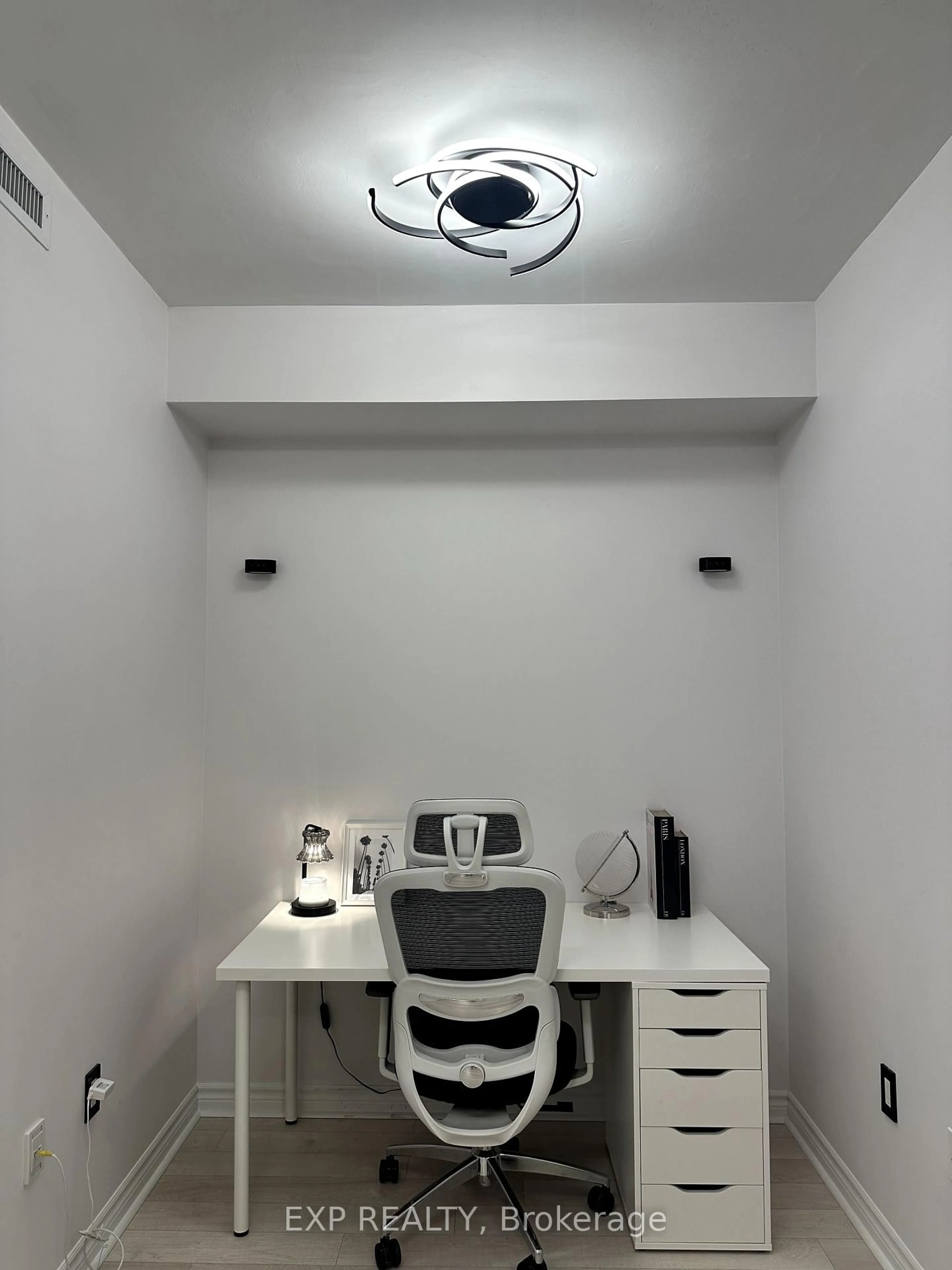 A pic of a room for 39 Annie Craig Dr #602, Toronto Ontario M8V 0H1