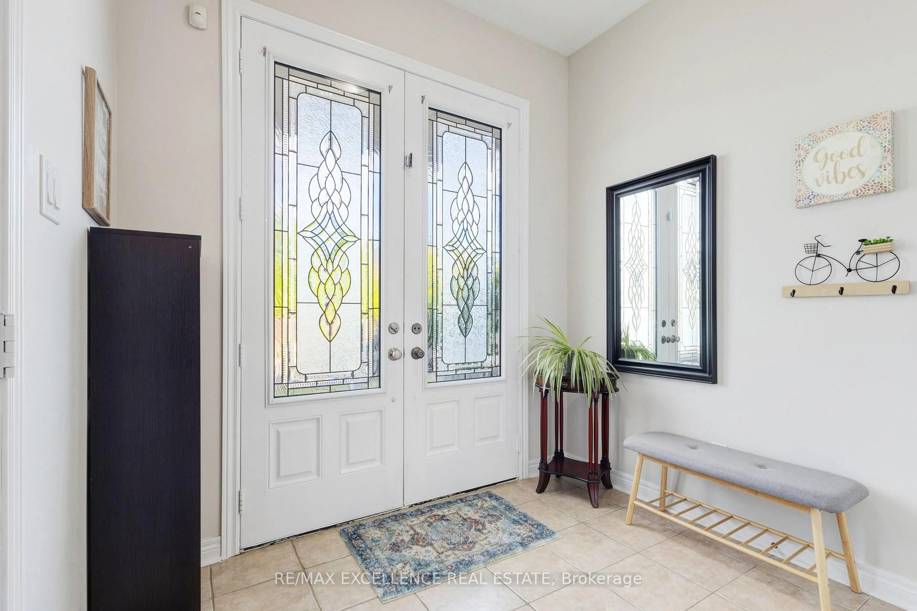 Indoor entryway for 52 Atchison Dr, Caledon Ontario L7C 3R5