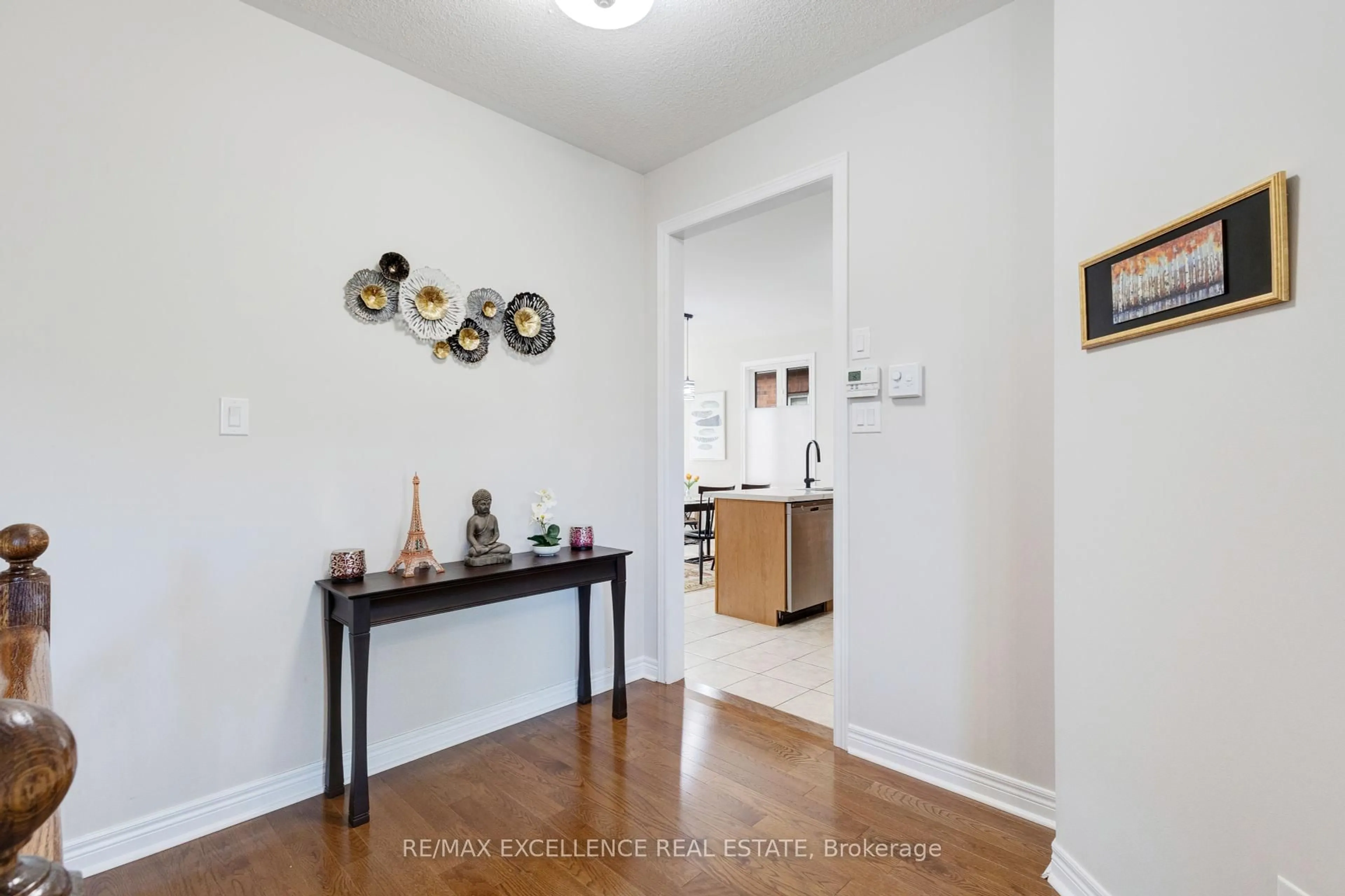 Indoor entryway for 52 Atchison Dr, Caledon Ontario L7C 3R5