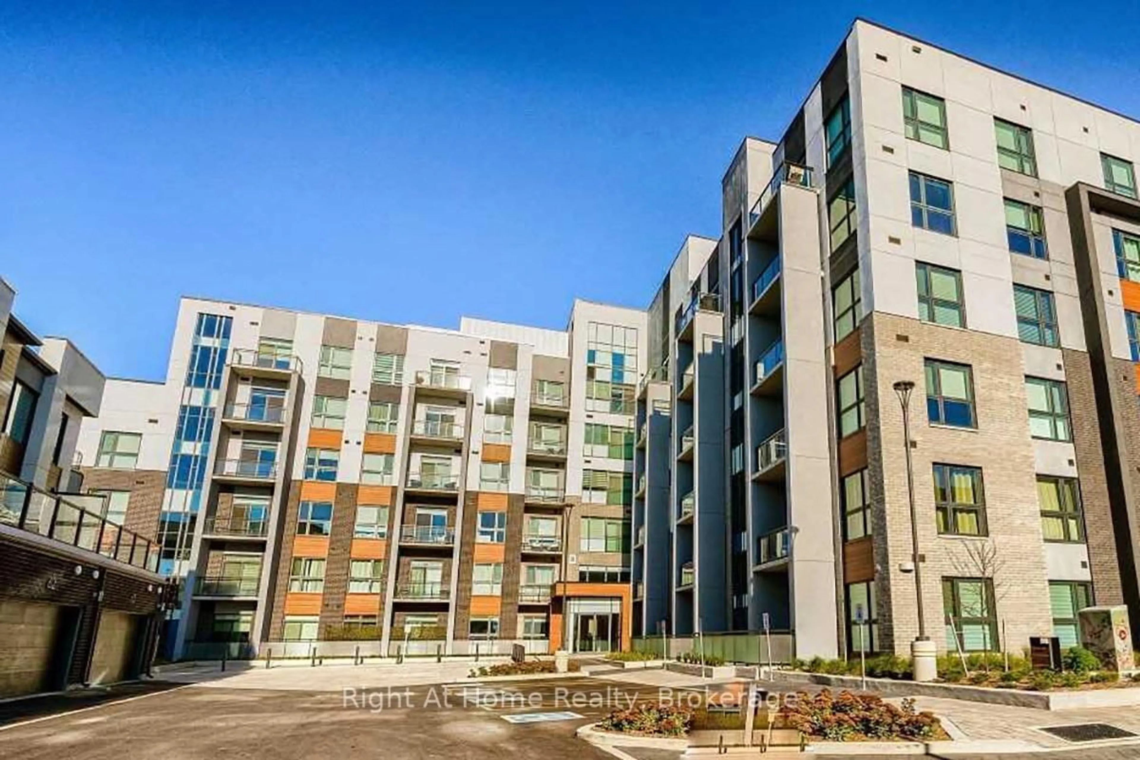 Patio, building for 50 Kaitting Tr #419, Oakville Ontario L6M 5N3