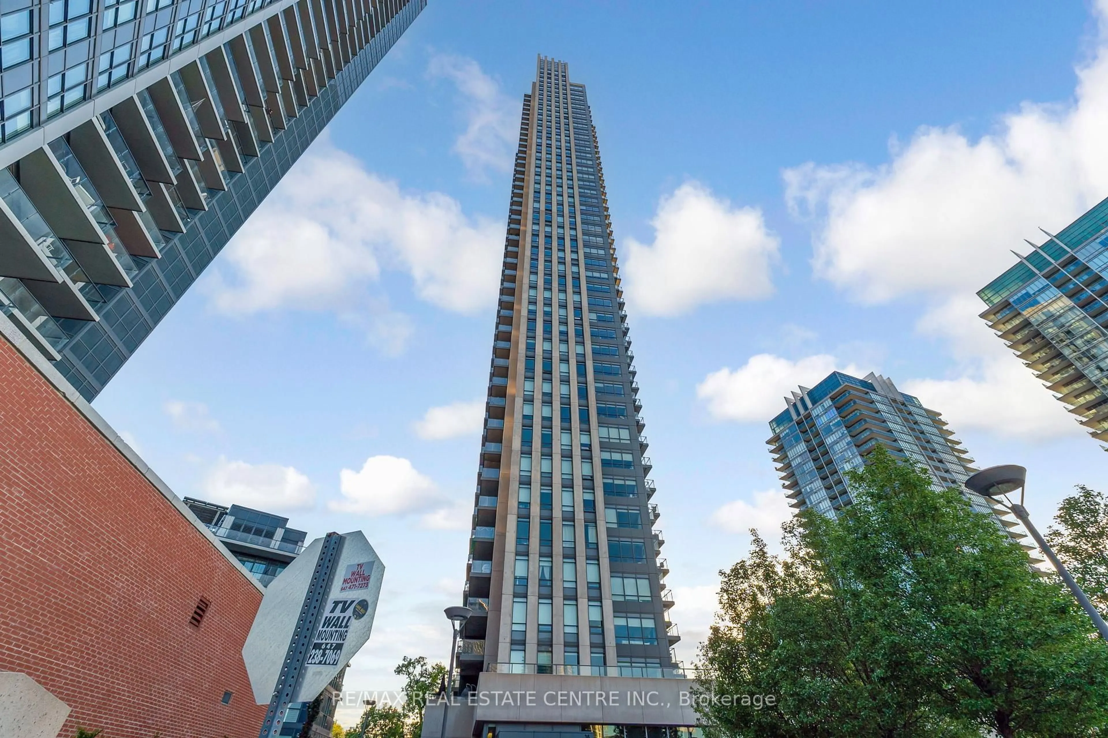 A pic from outside/outdoor area/front of a property/back of a property/a pic from drone, unknown for 36 Park Lawn Rd #2209, Toronto Ontario M8V 0E5