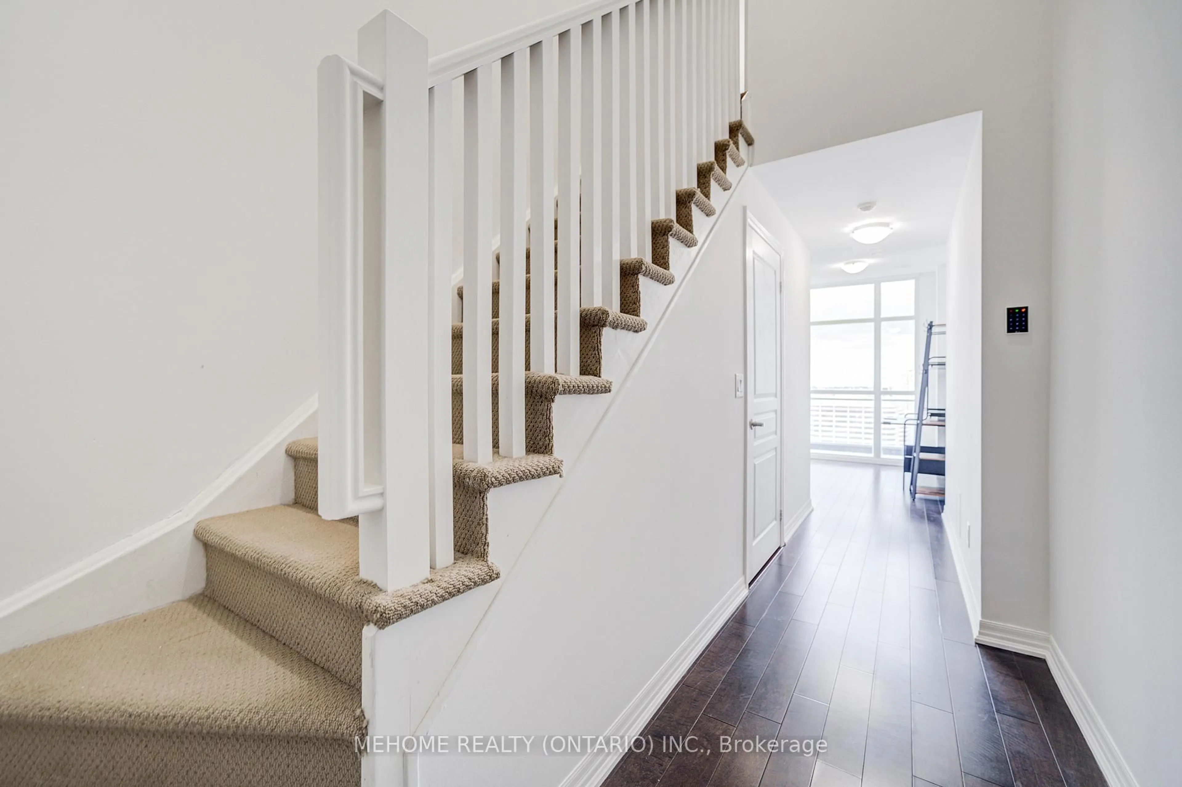 Stairs for 223 Webb Dr #2103, Mississauga Ontario L5B 0E8