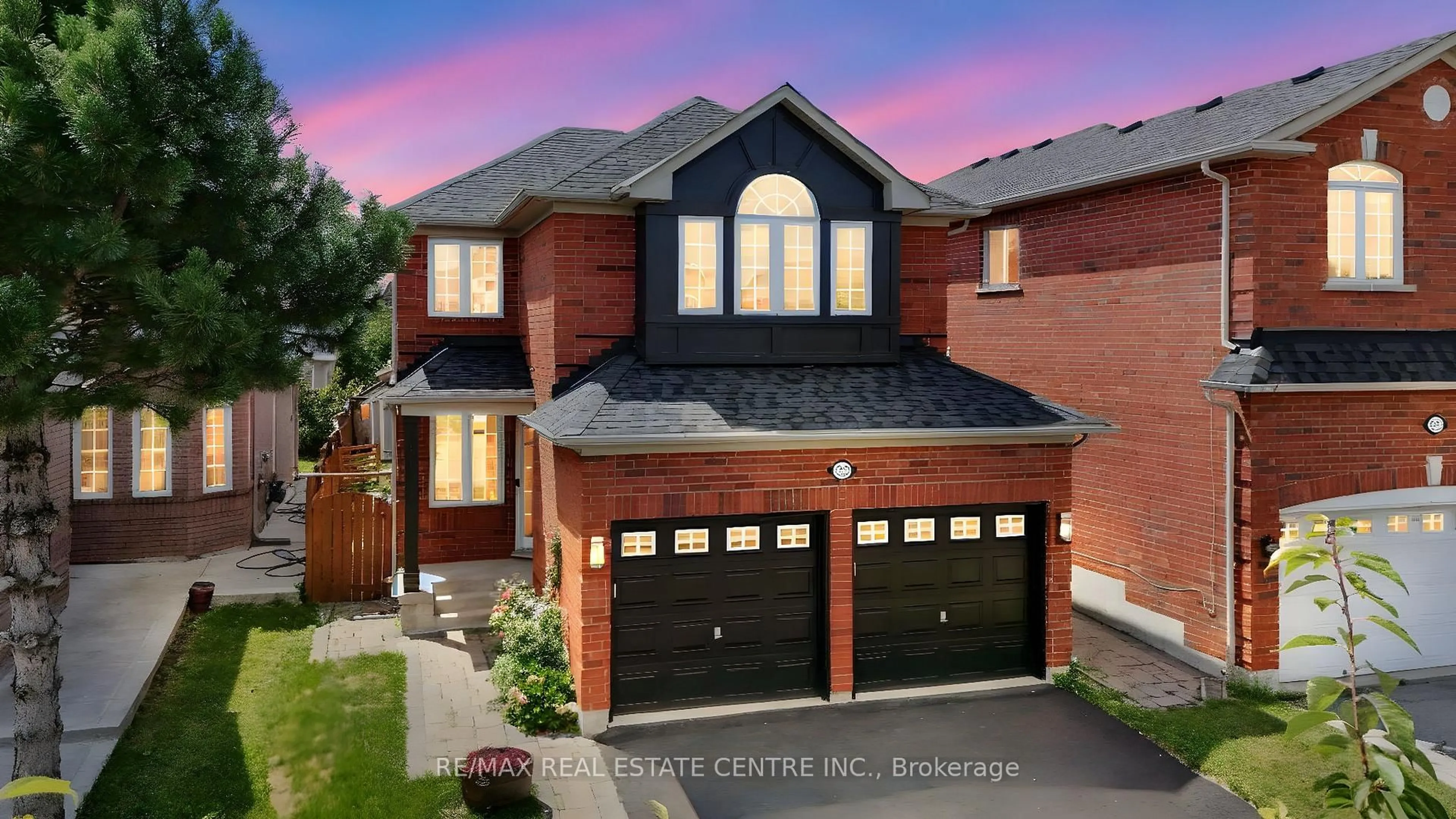 Home with brick exterior material, street for 7280 Cork Tree Row, Mississauga Ontario L5N 8H1