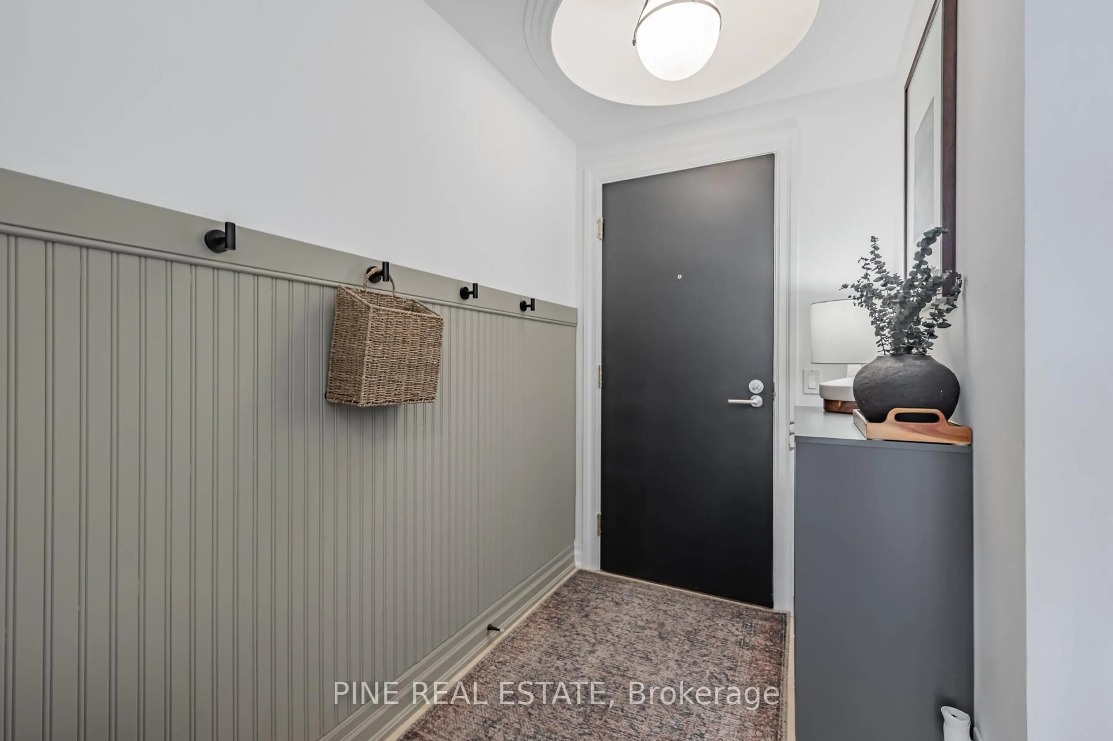 Indoor entryway for 2083 Lake shore Blvd #1112, Toronto Ontario M8V 4G2