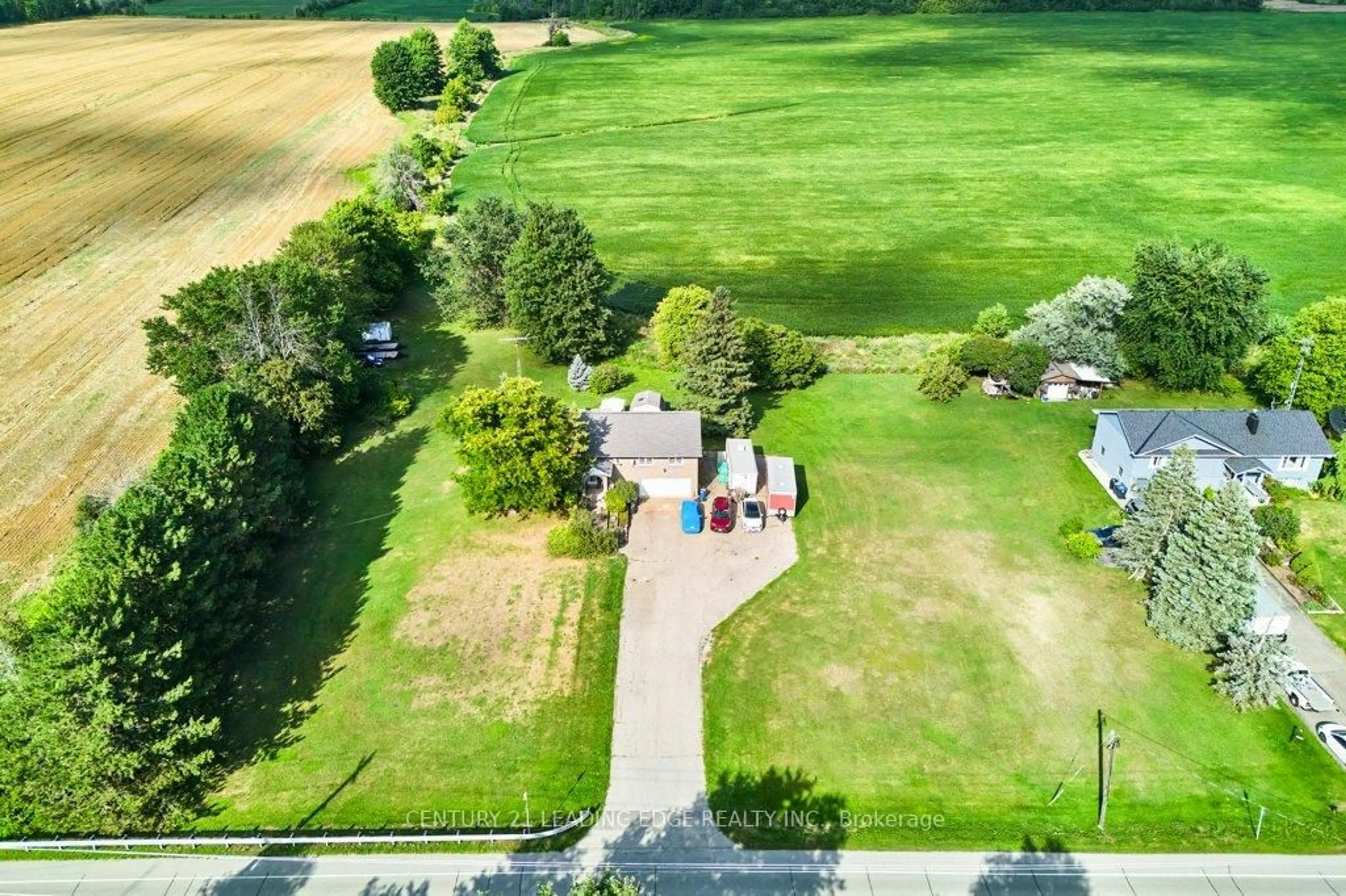 A pic from outside/outdoor area/front of a property/back of a property/a pic from drone, street for 12389 Creditview Rd, Caledon Ontario L7C 1Y6