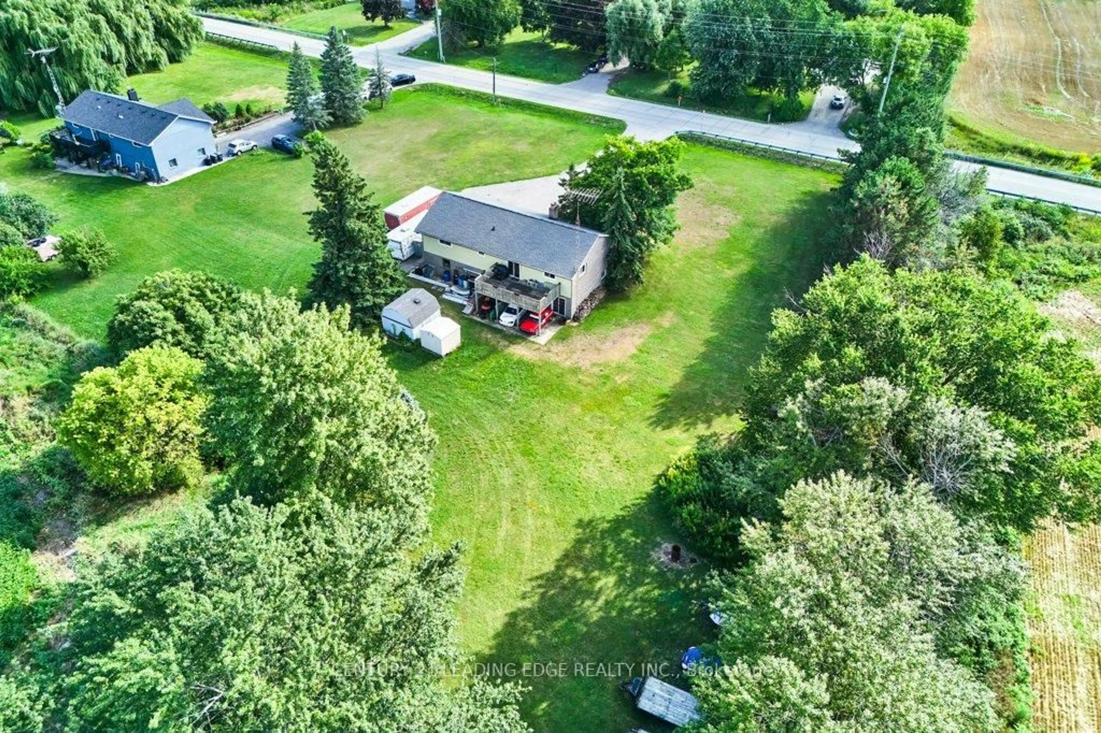 A pic from outside/outdoor area/front of a property/back of a property/a pic from drone, unknown for 12389 Creditview Rd, Caledon Ontario L7C 1Y6