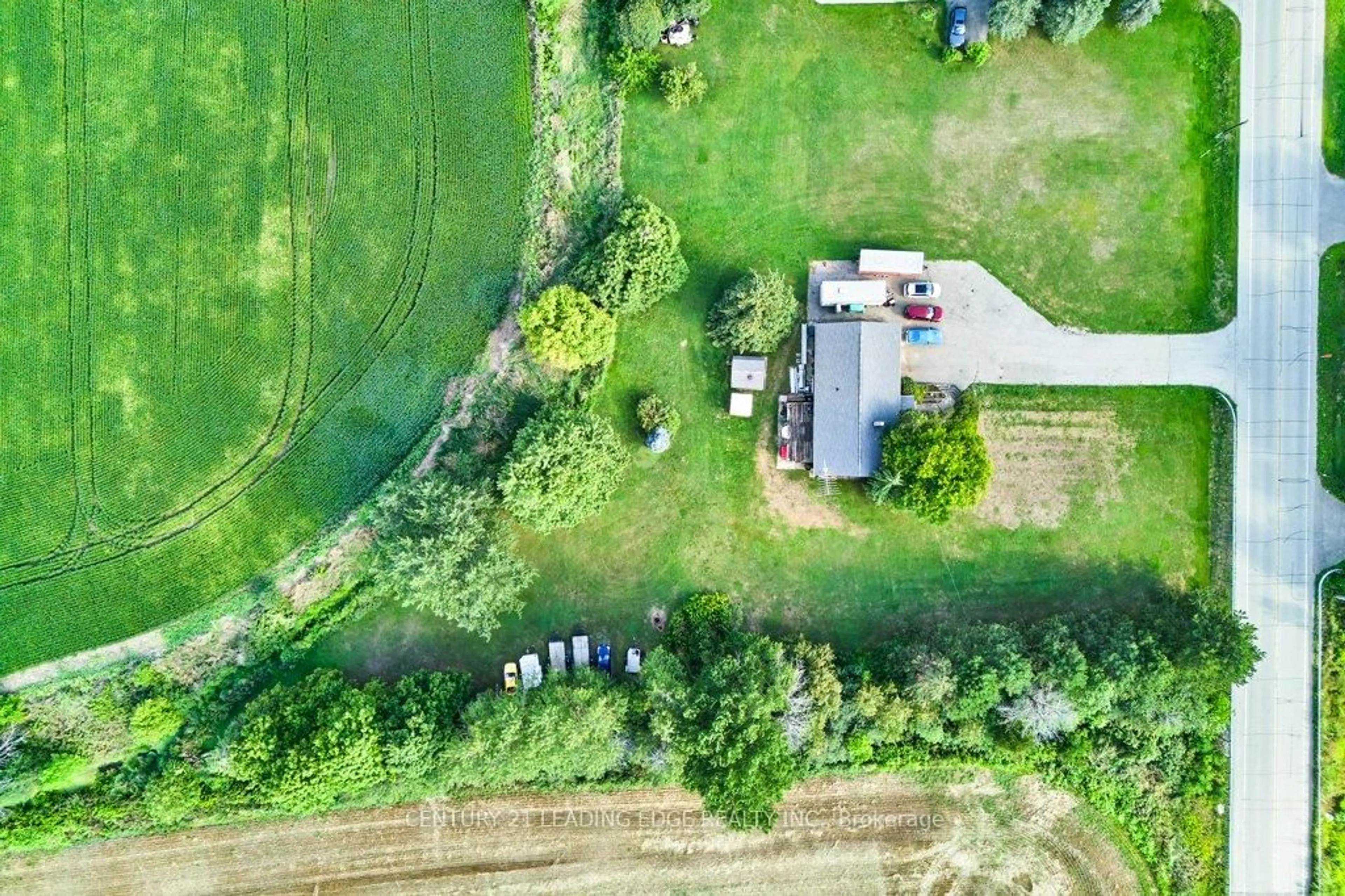 A pic from outside/outdoor area/front of a property/back of a property/a pic from drone, unknown for 12389 Creditview Rd, Caledon Ontario L7C 1Y6