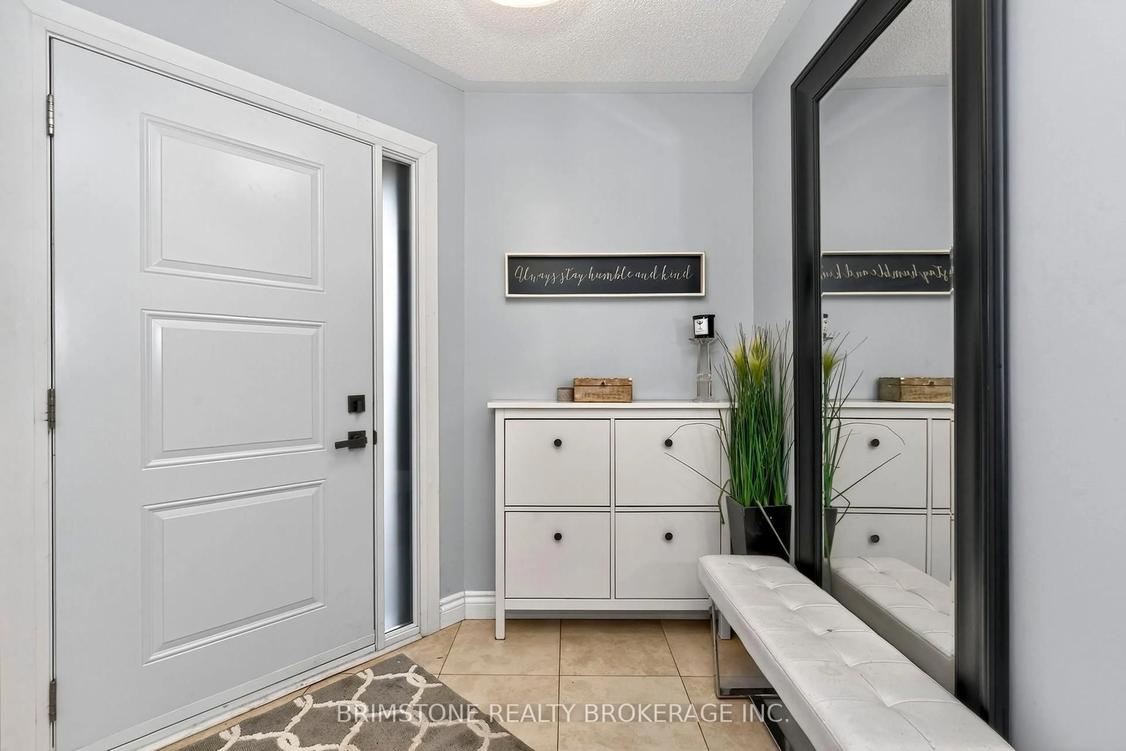 Indoor entryway for 7 Banington Cres, Brampton Ontario L7A 1G4