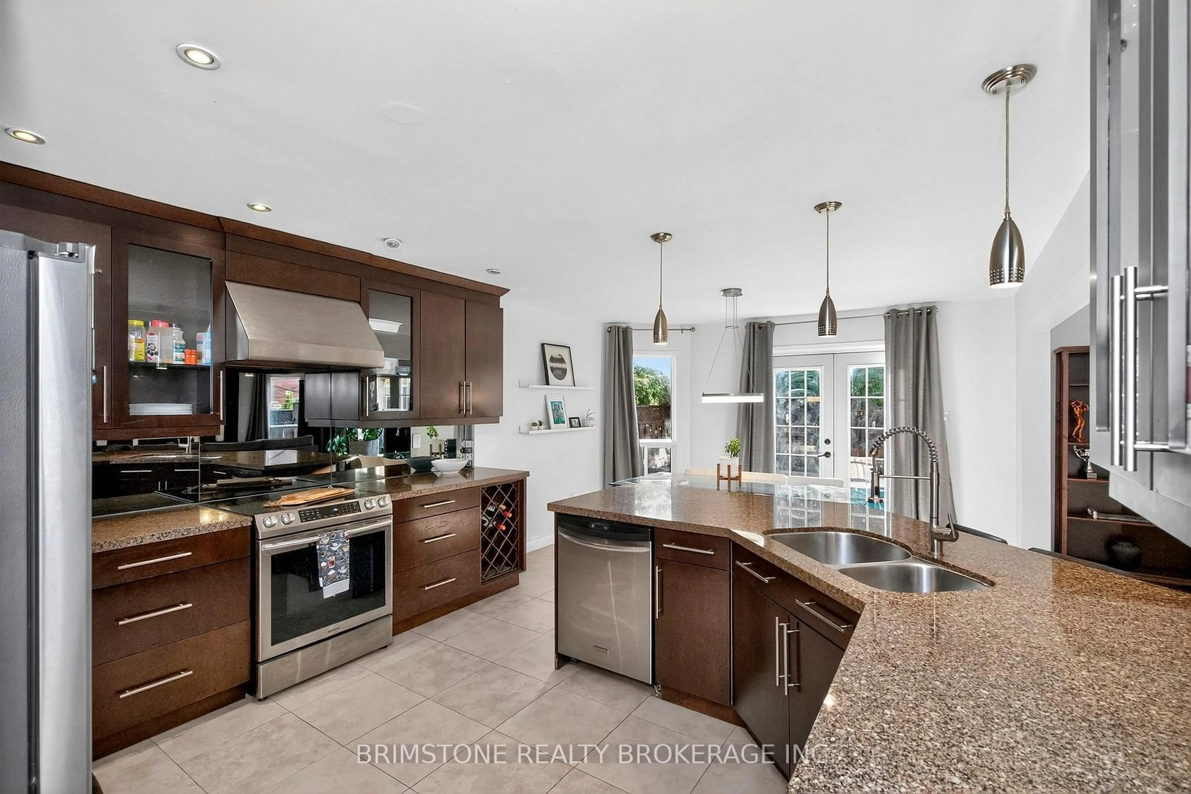 Open concept kitchen, ceramic/tile floor for 7 Banington Cres, Brampton Ontario L7A 1G4