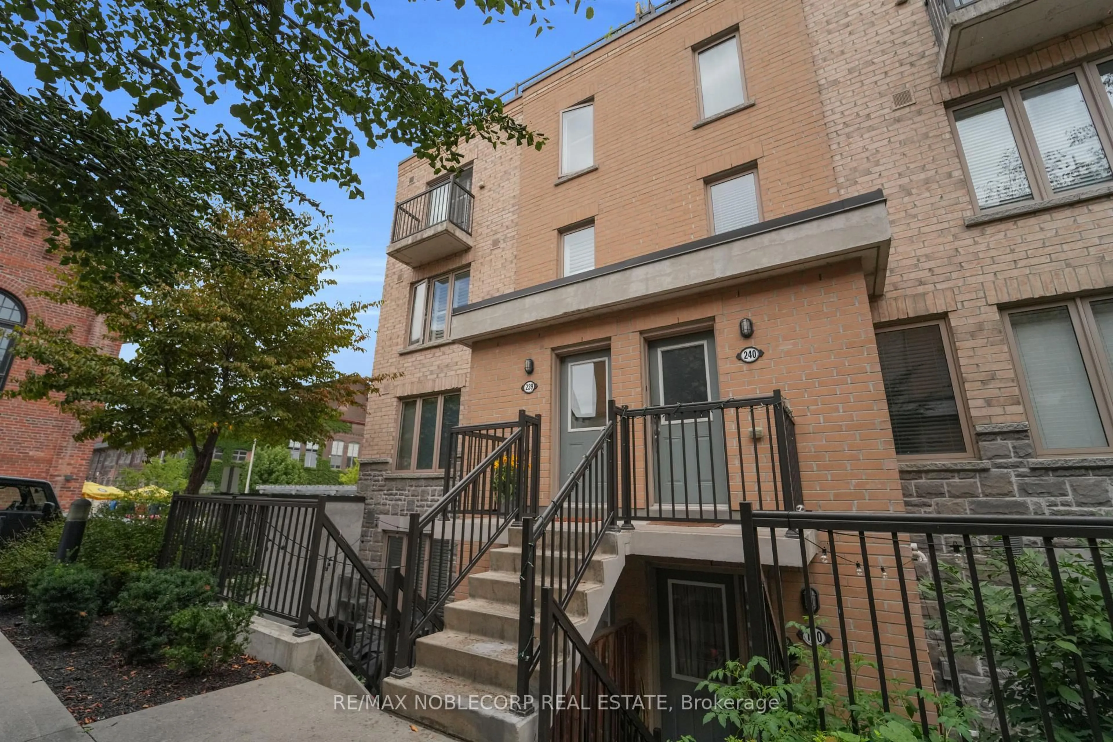 Unknown for 13 Foundry Ave #239, Toronto Ontario M6H 0A9
